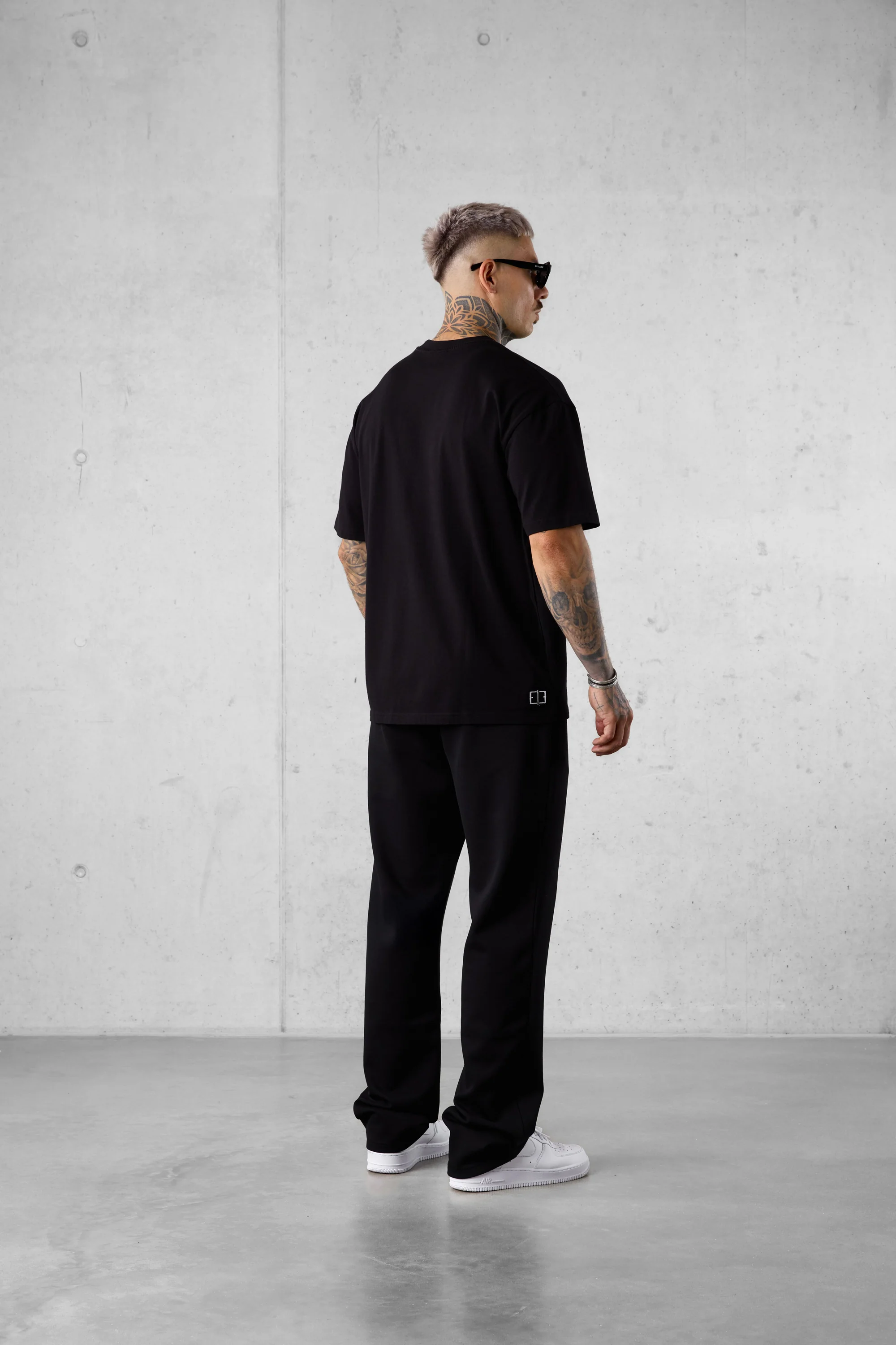 BLACK TYPEWRITER REGULAR TEE - Image 3