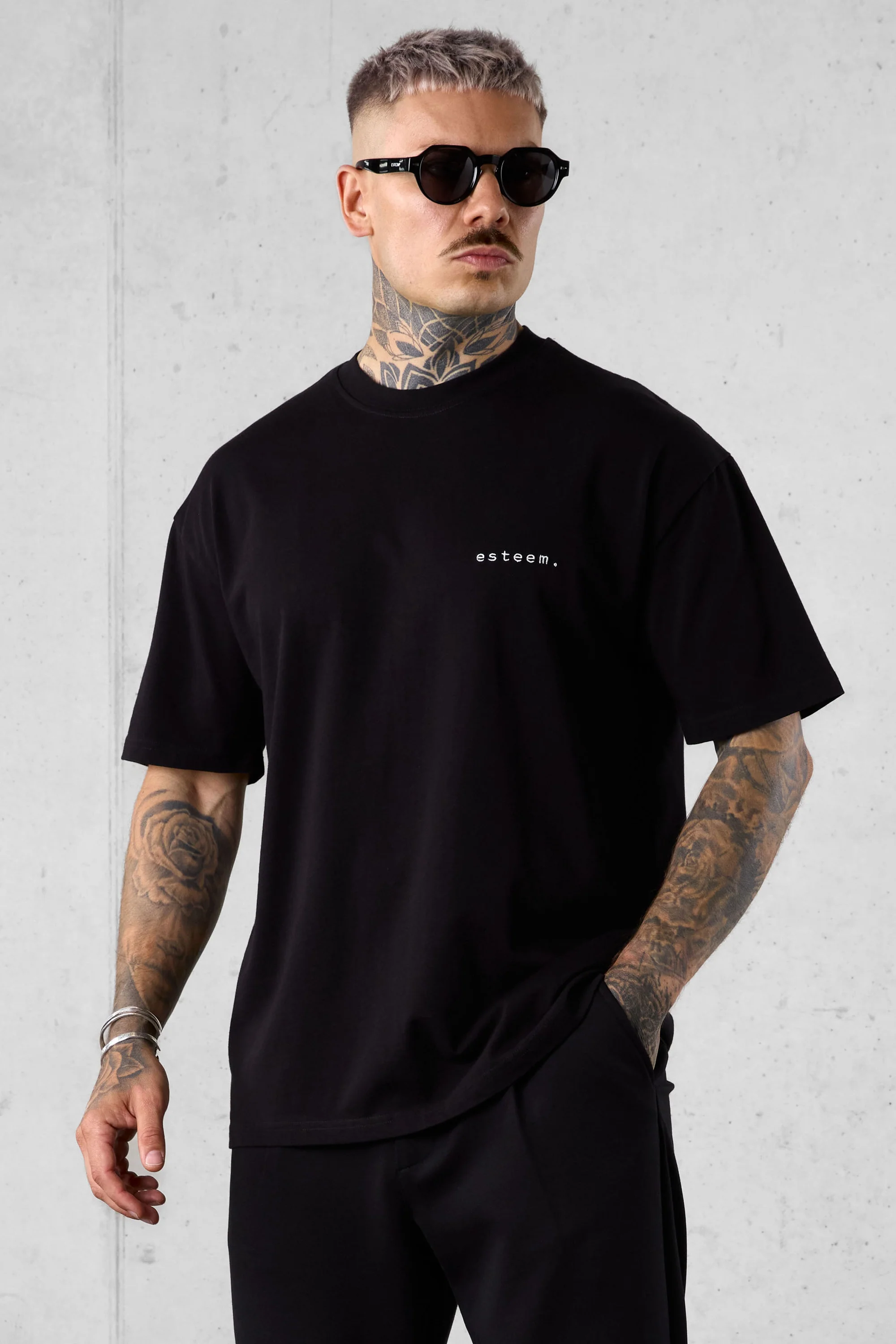 BLACK TYPEWRITER REGULAR TEE - Image 4