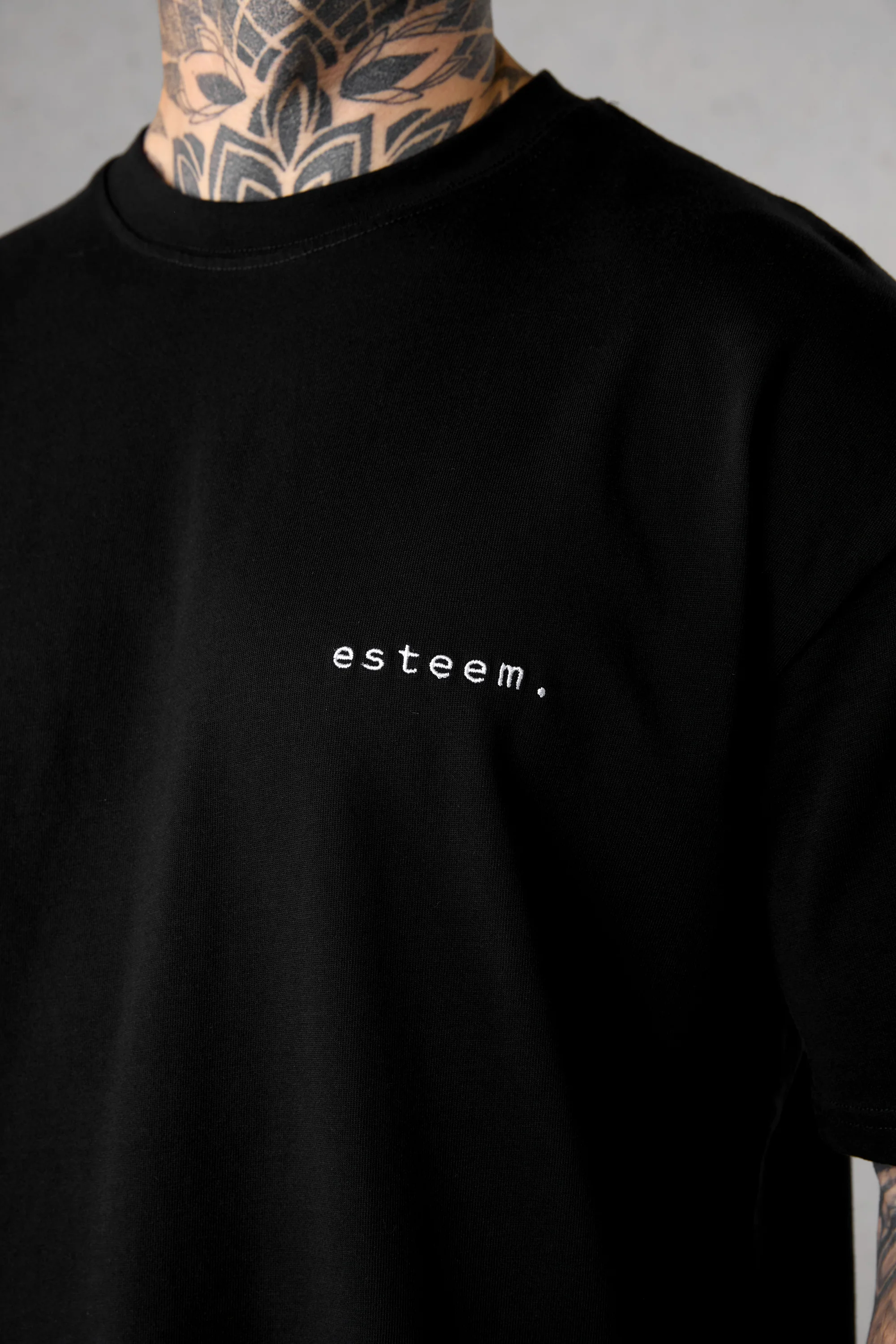 BLACK TYPEWRITER REGULAR TEE - Image 5
