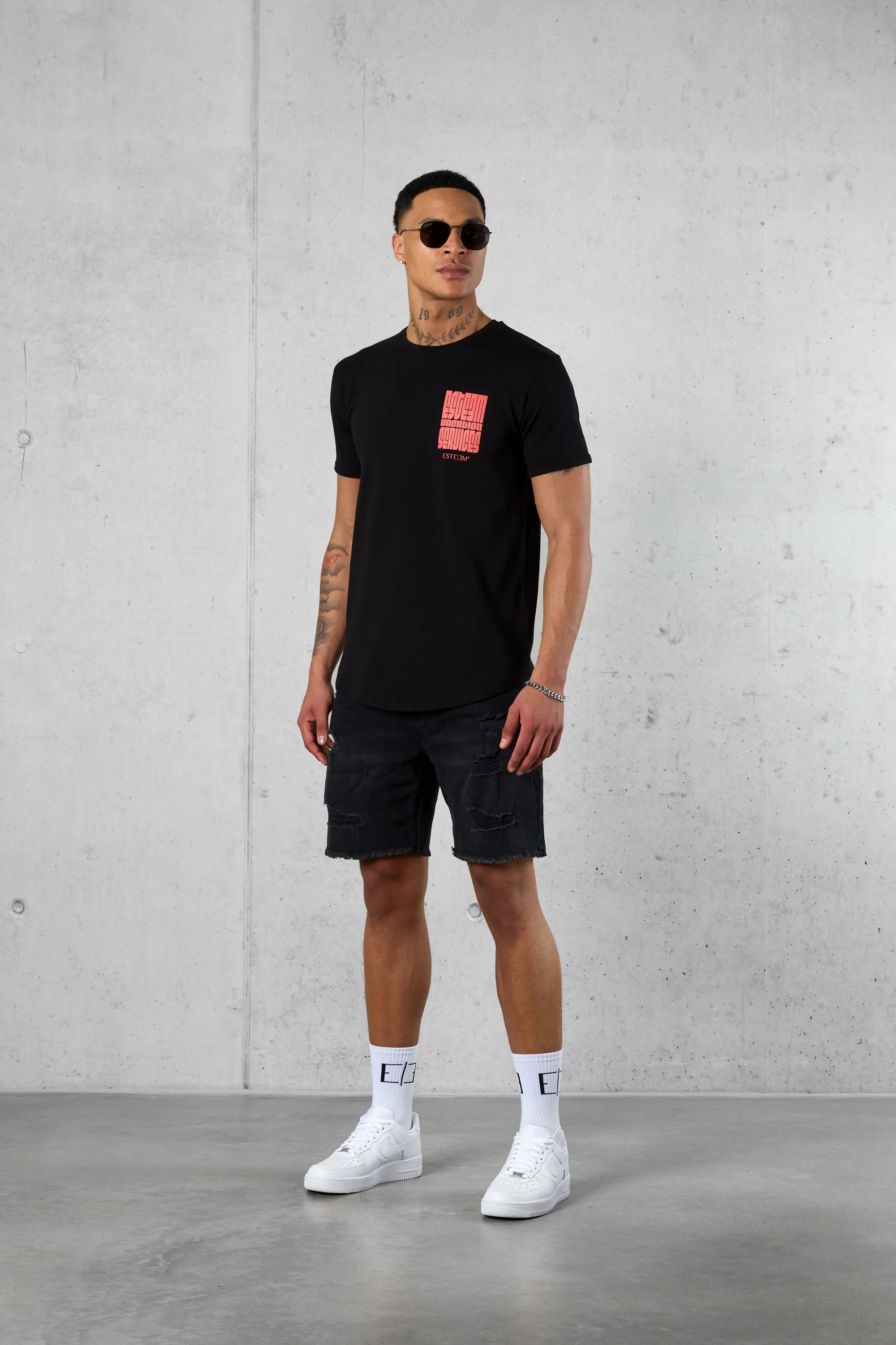 BLACK VACATION SERVICES LOGO TEE - Image 3