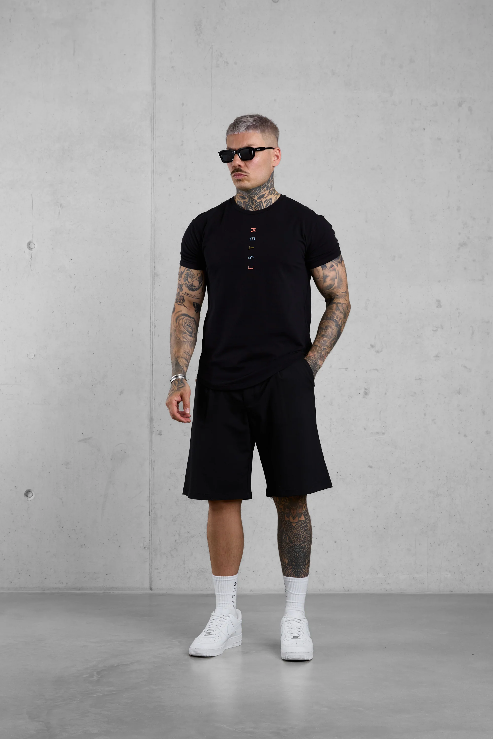 BLACK VERTICAL TEE 6.0 - Image 2