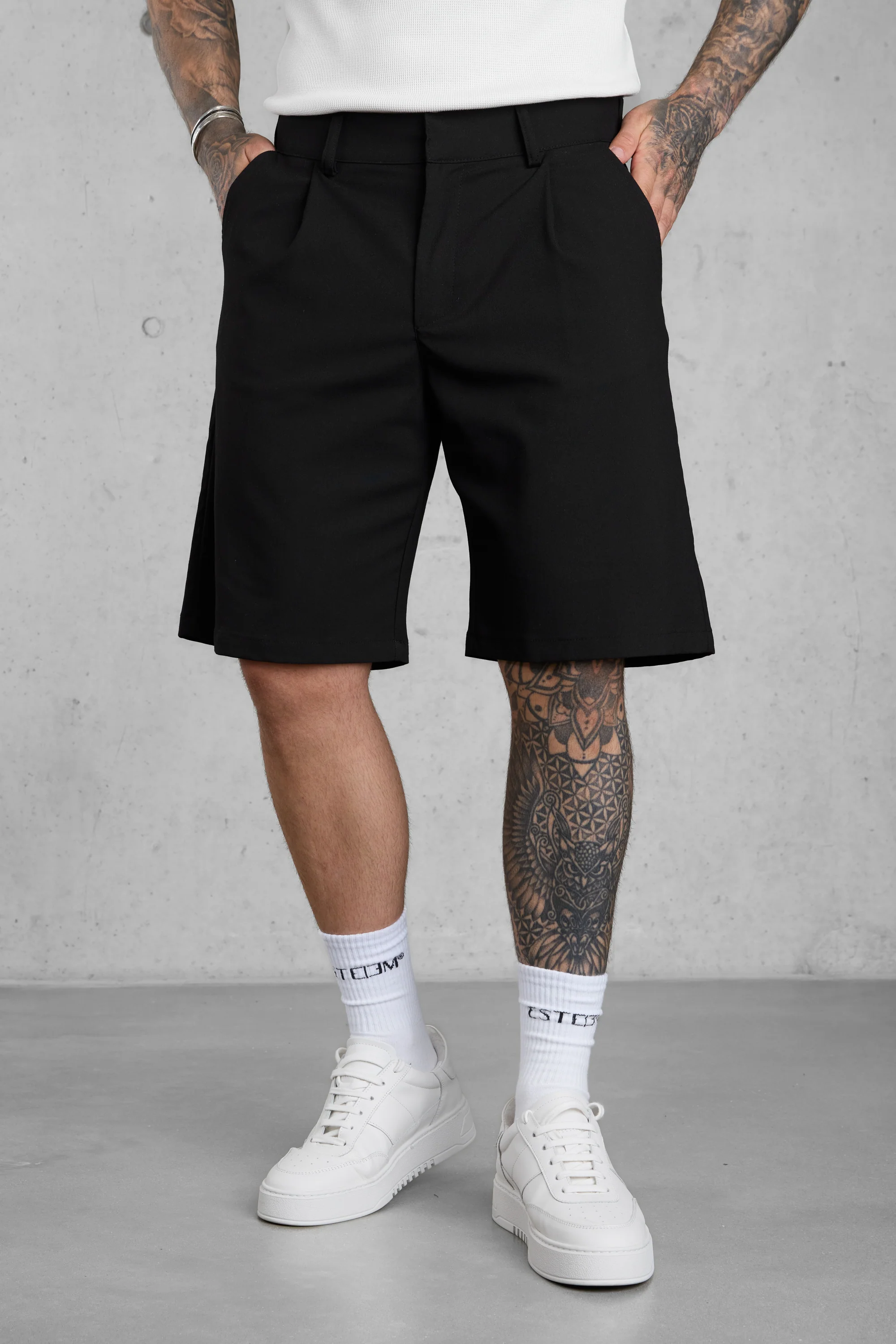 BLACK WIDE TAILORED SHORTS - Image 4