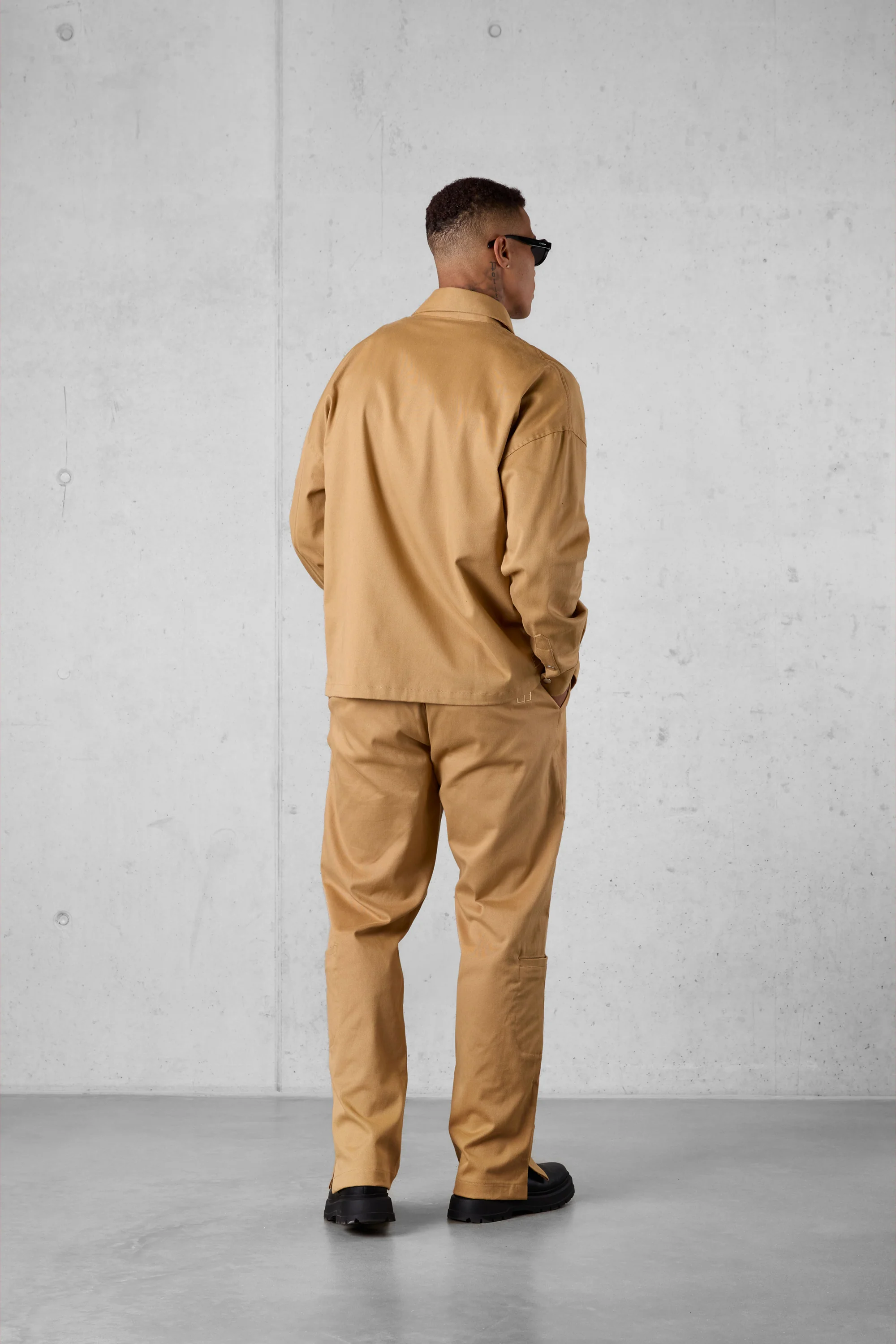 CAMEL CARGO OVERSIZED CHINO SHIRT - Image 7