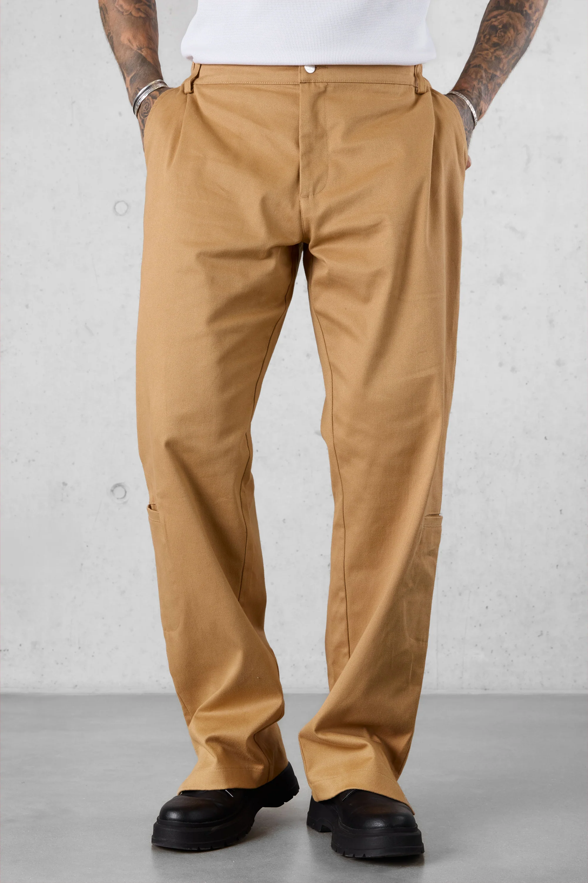 CAMEL SLIT CHINO PANTS - Image 3