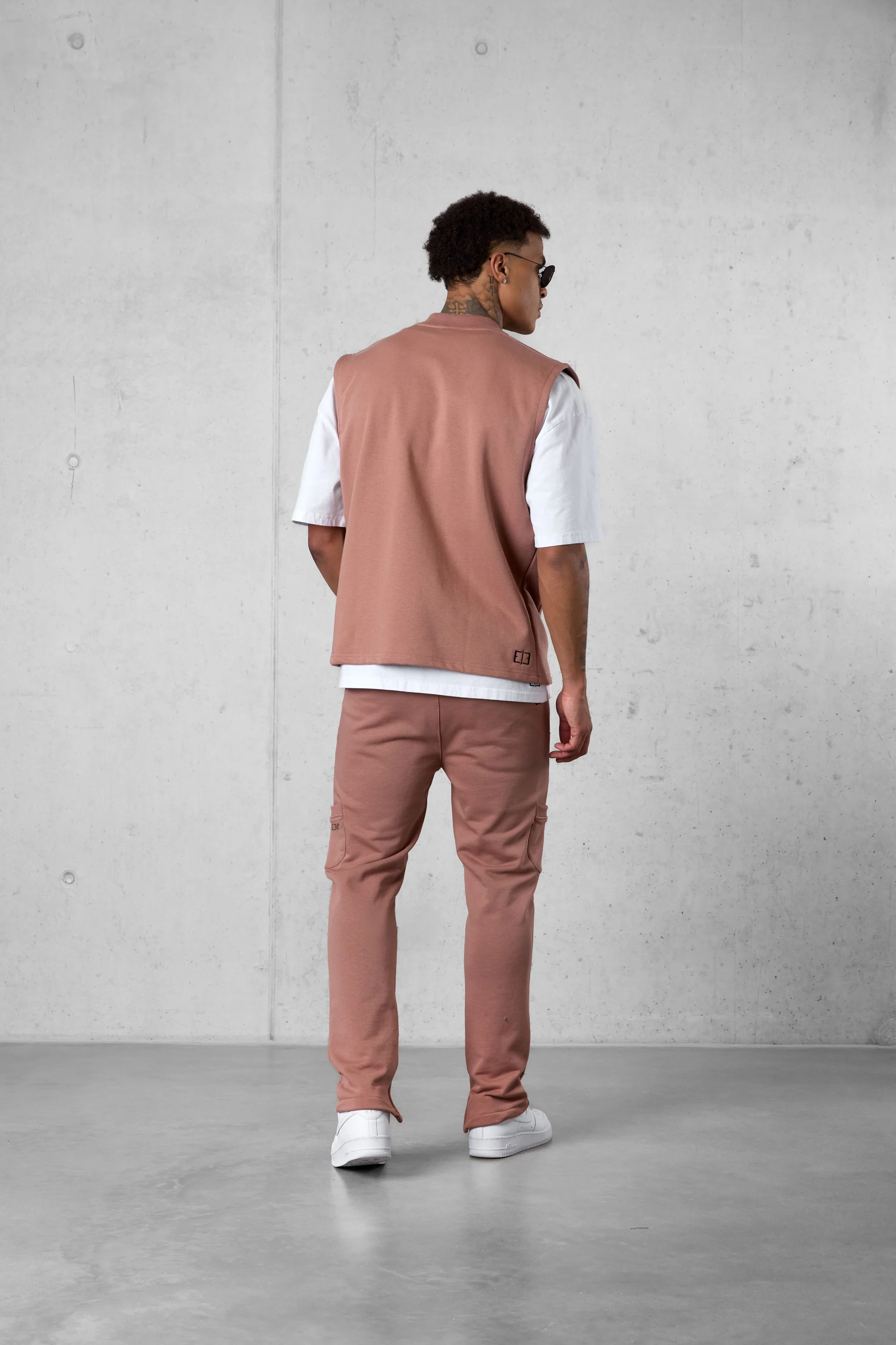 COGNAC DISCREET POCKET SWEATVEST - Image 4
