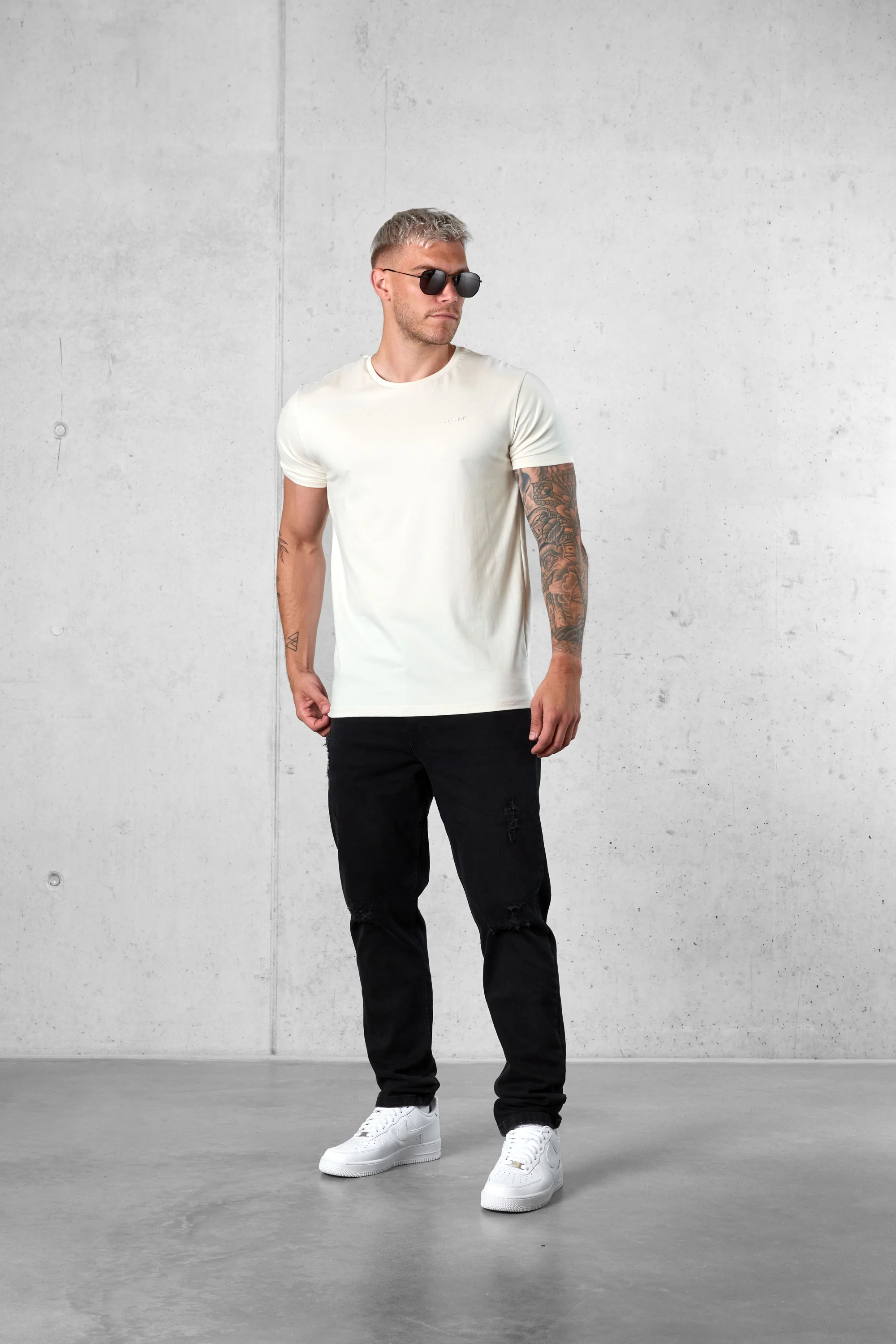 CREAM ESSENTIAL TEE - Image 2