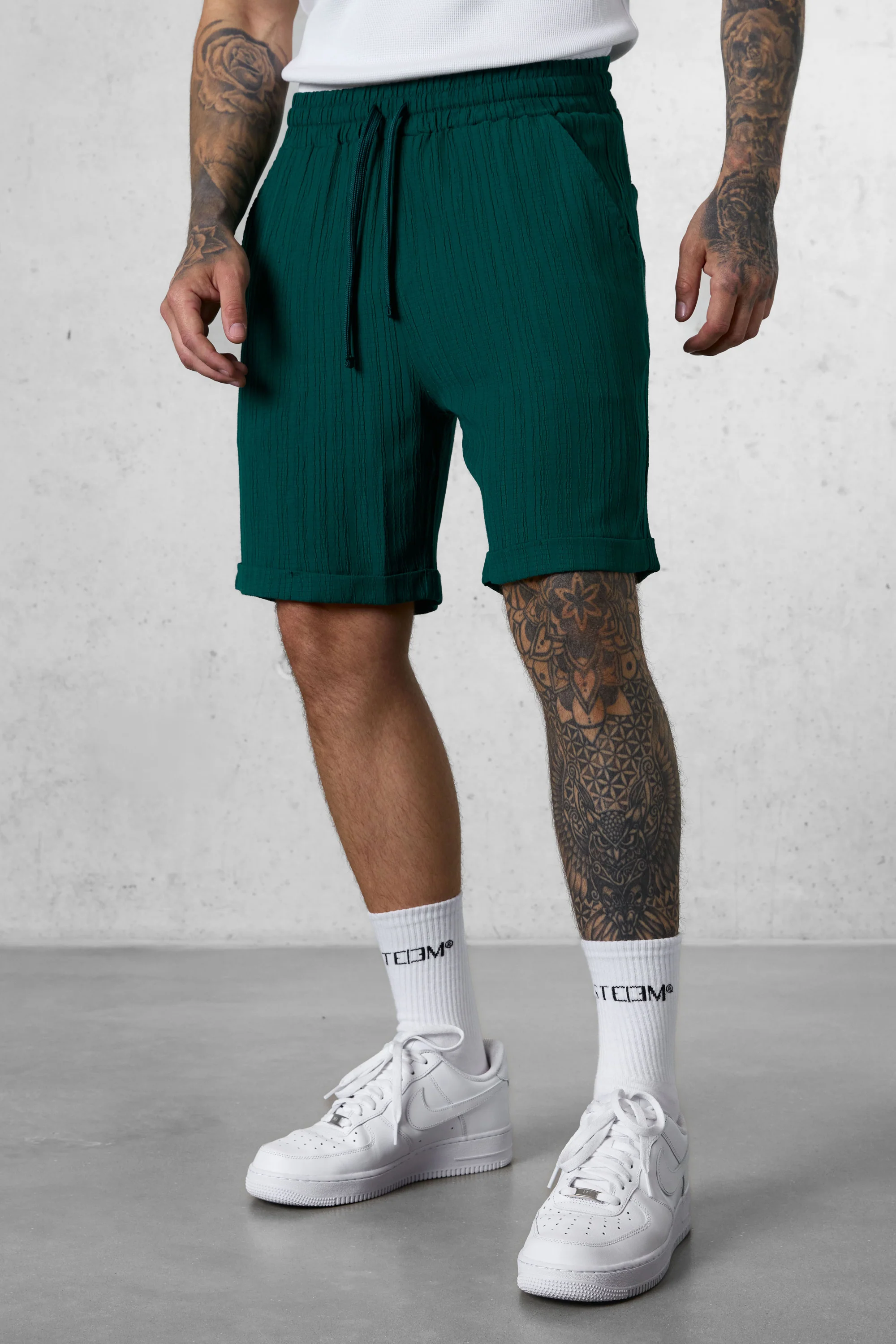 DARKGREEN STRIPED SHORTS - Image 3