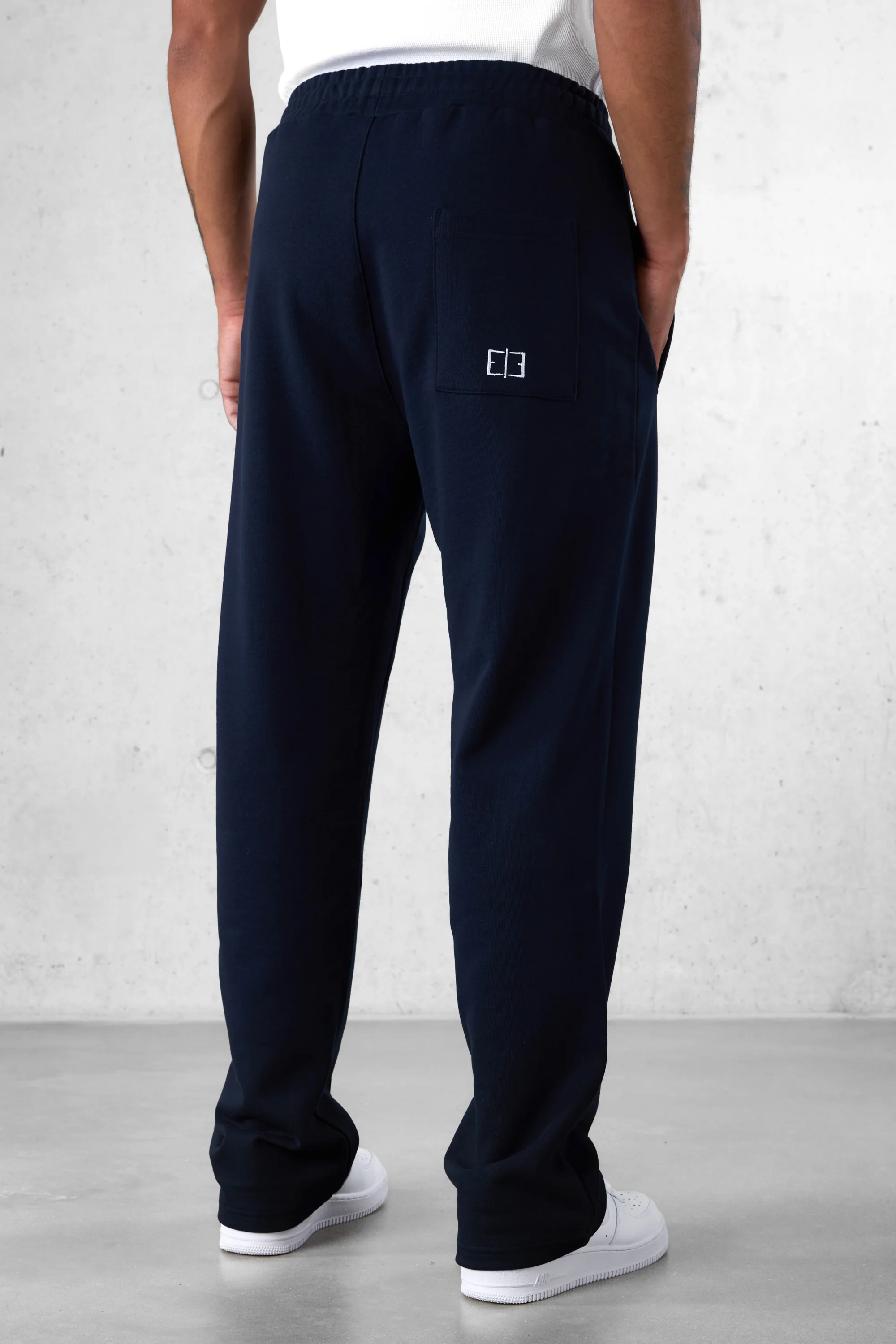 DARKSAPPHIRE ESSENTIAL LOOSE SWEATPANTS - Image 4