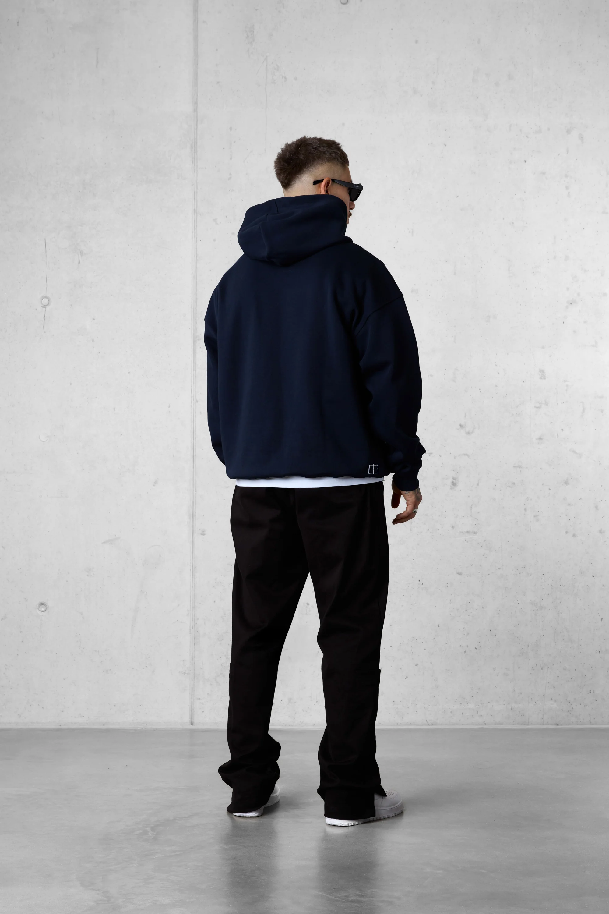 DARKSAPPHIRE SIGNATURE OVERSIZED HOODIE - Image 4