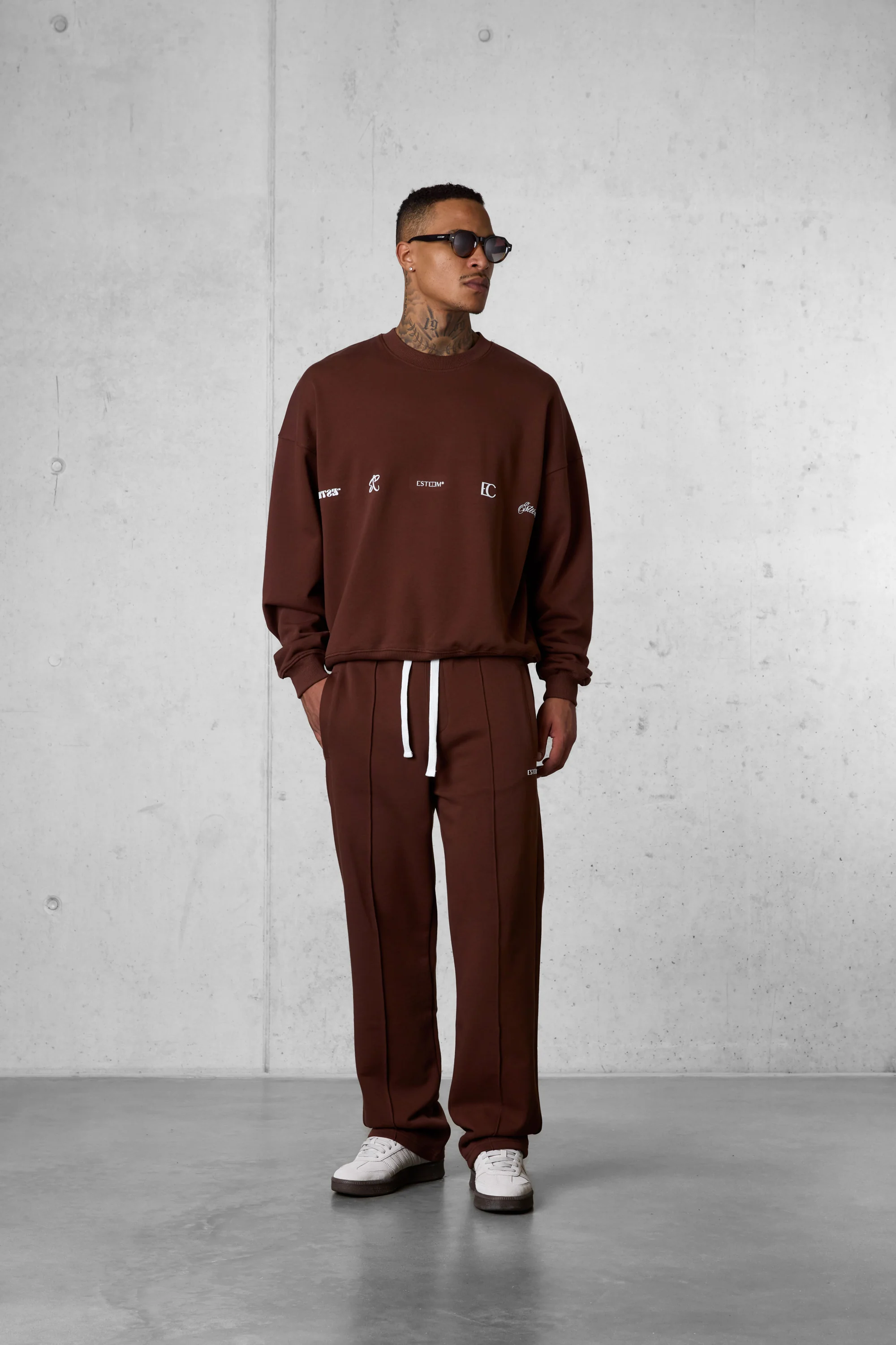 DOWNTOWNBROWN LOGOS OVERSIZED SWEATER - Image 2