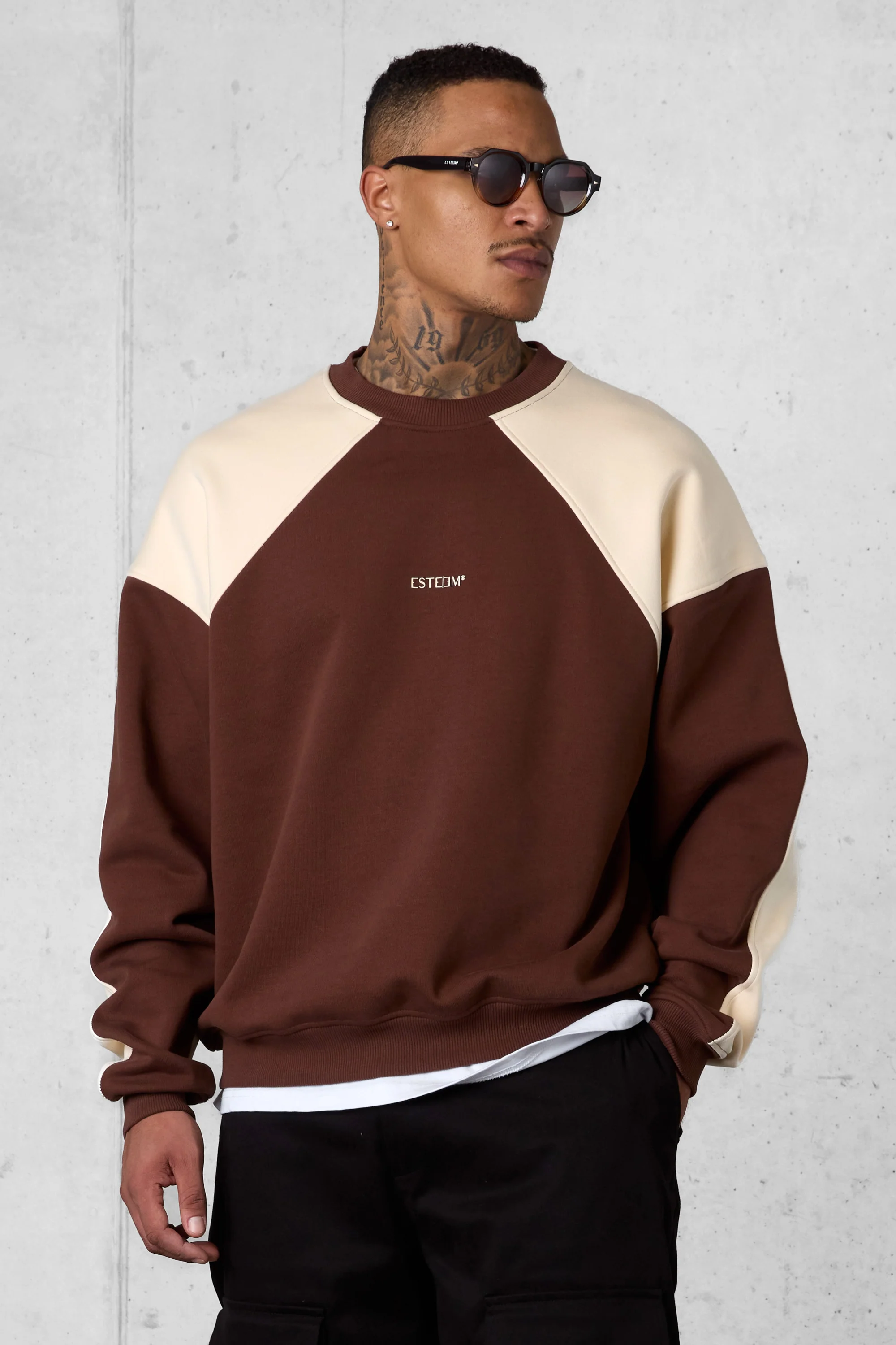 DOWNTOWNBROWN TWO TONE OVERSIZED SWEATER - Image 3