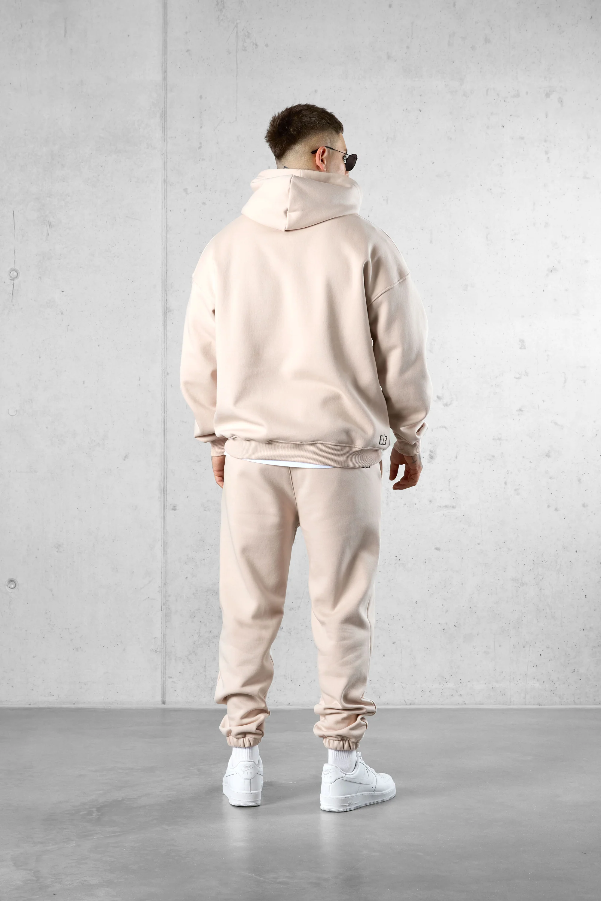 GREIGE LETTERING OVERSIZED HOODIE - Image 4