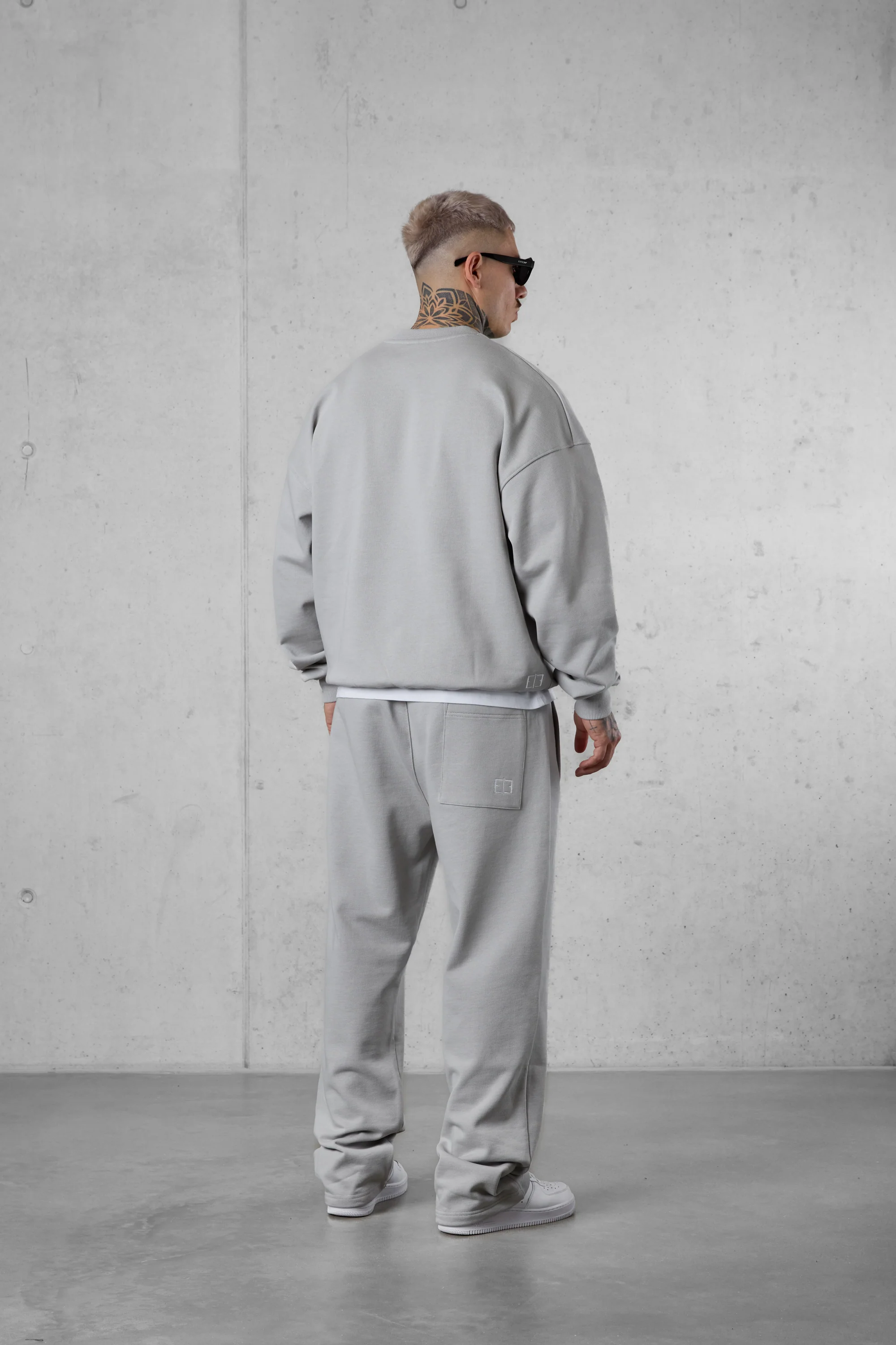 GREY DISCREET BAGGY JOGGER - Image 5