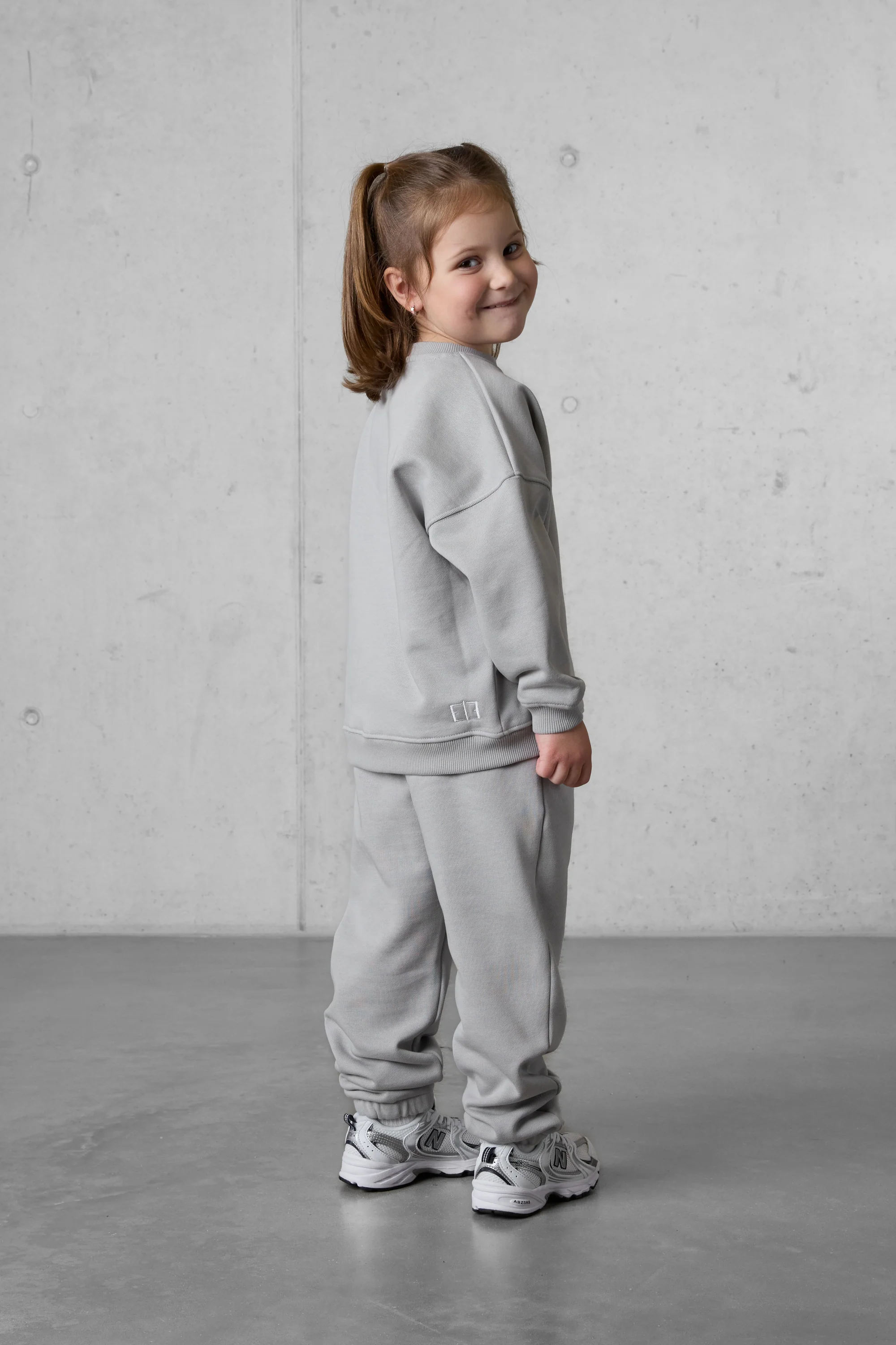 GREY DISCREET OVERSIZED SET - Image 5