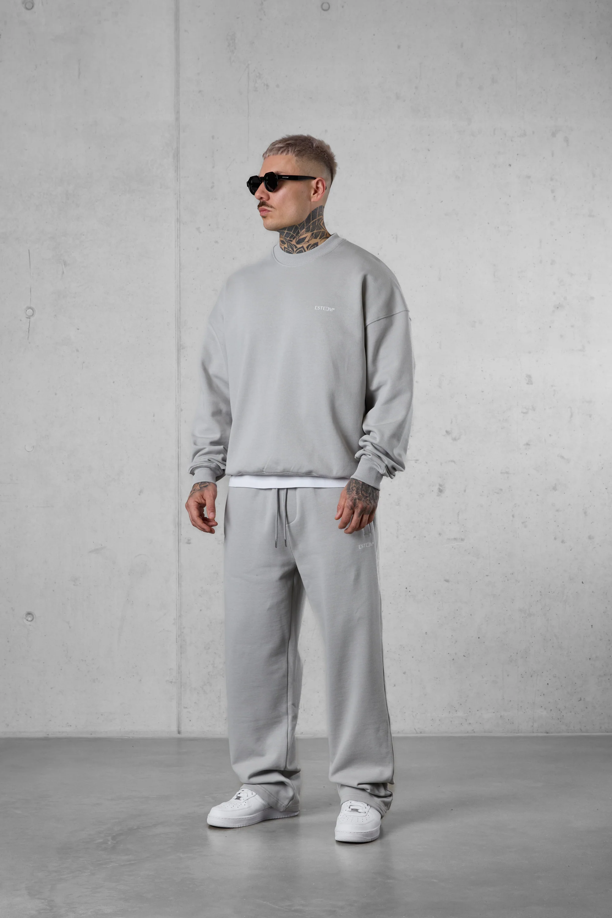 GREY DISCREET OVERSIZED SWEATER - Image 3