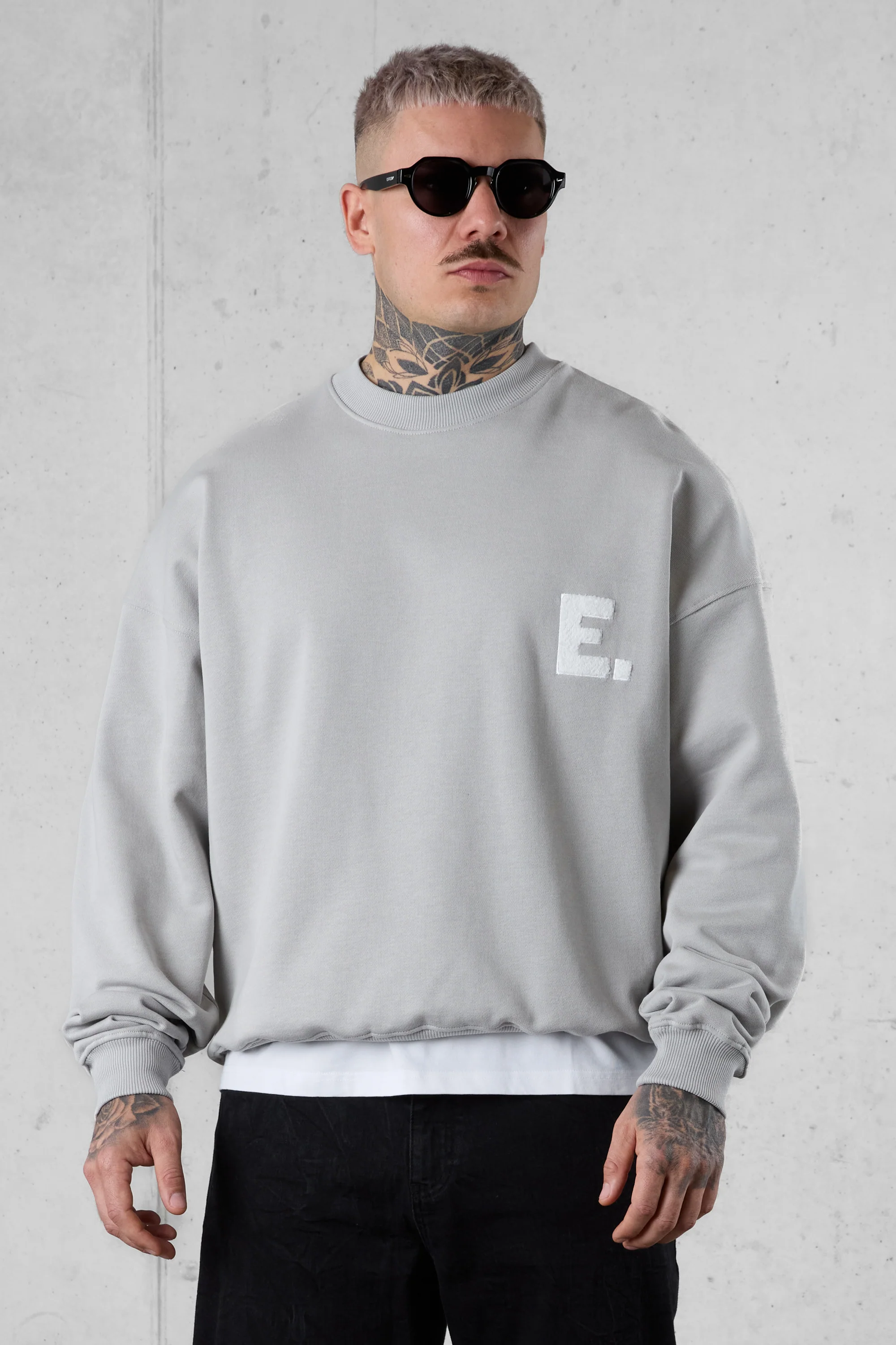 GREY E. STATEMENT OVERSIZED SWEATER - Image 4