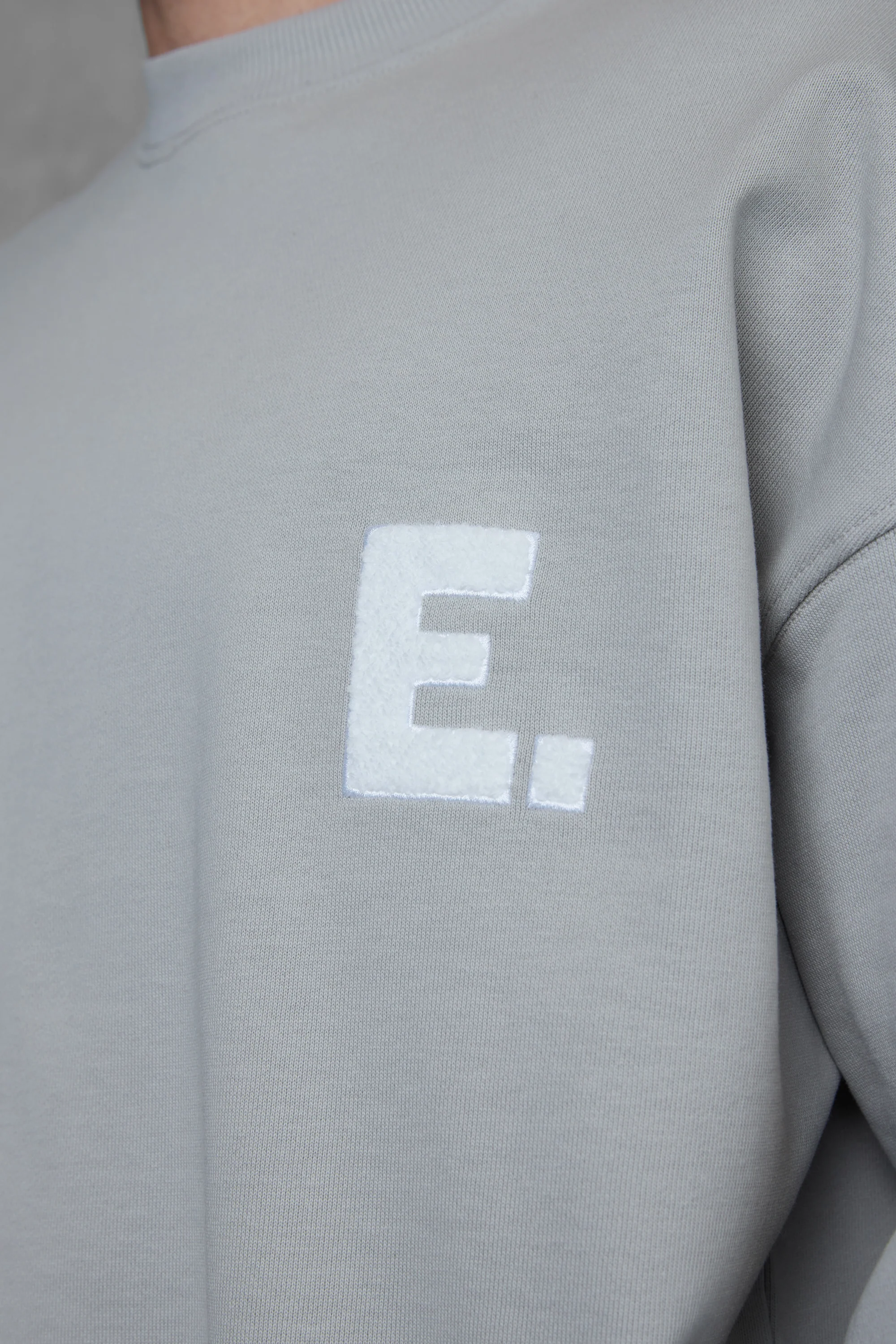 GREY E. STATEMENT OVERSIZED SWEATER - Image 5
