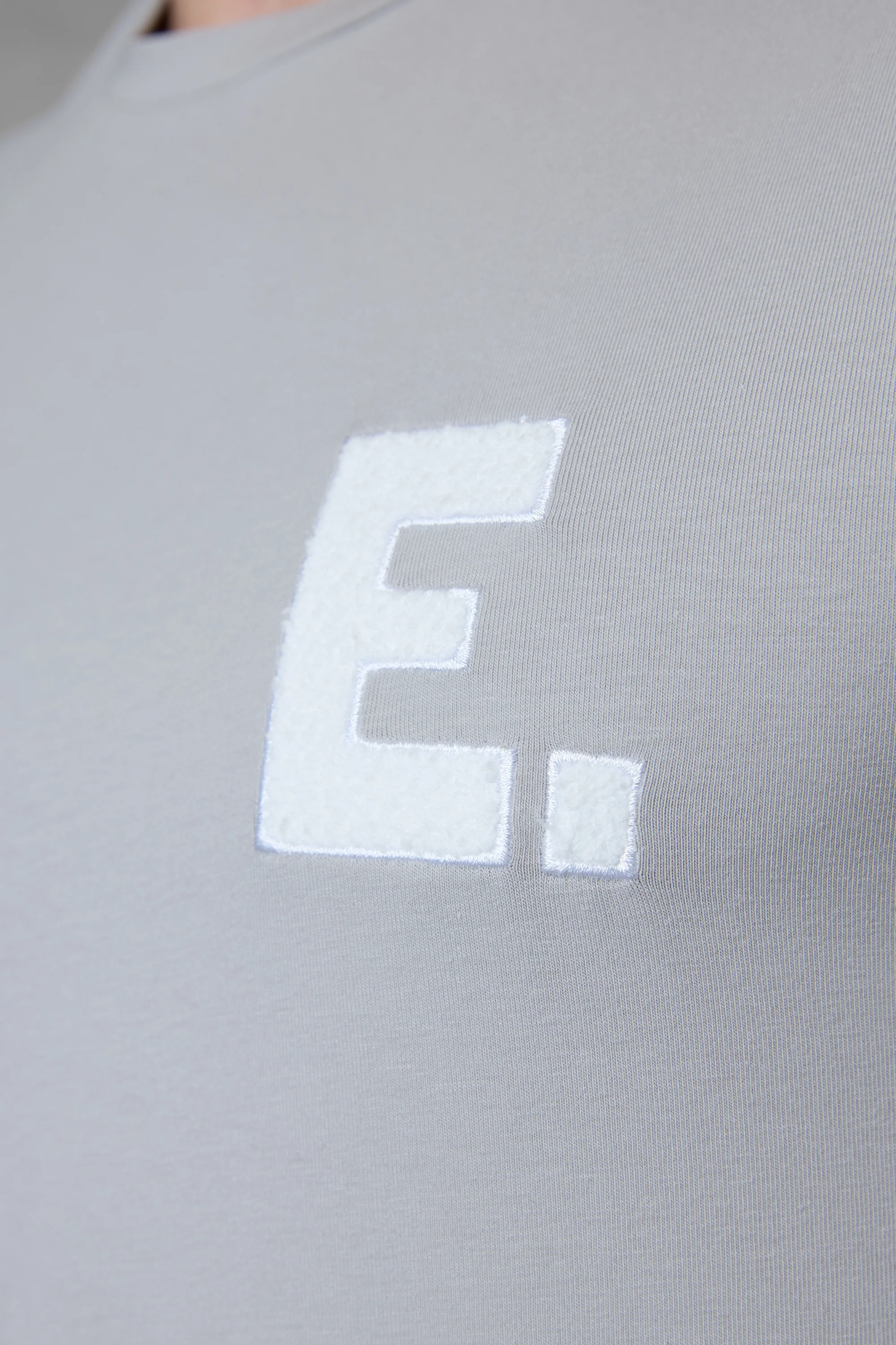 GREY E. STATEMENT TEE - Image 5