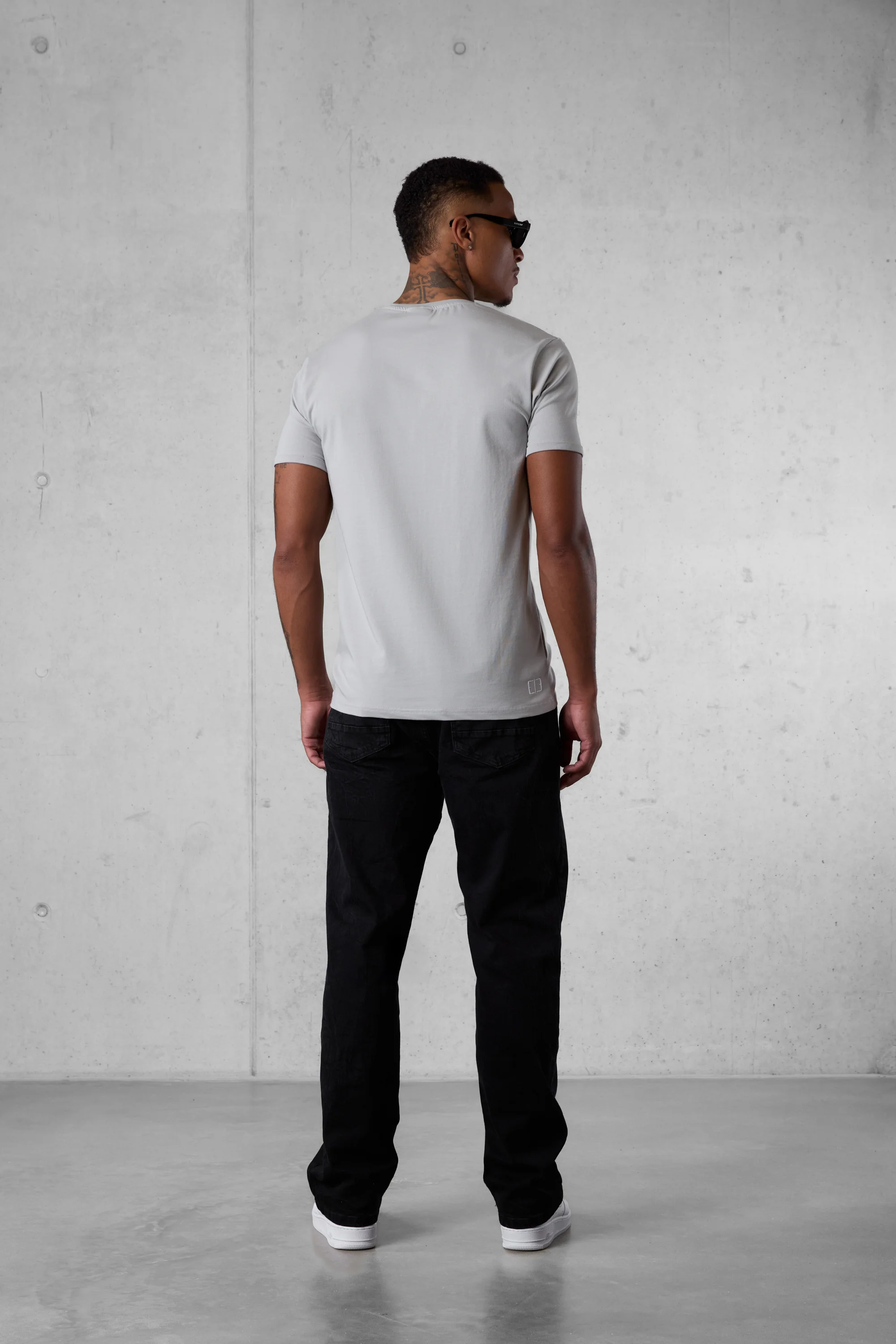 GREY EC LOGO TEE - Image 4