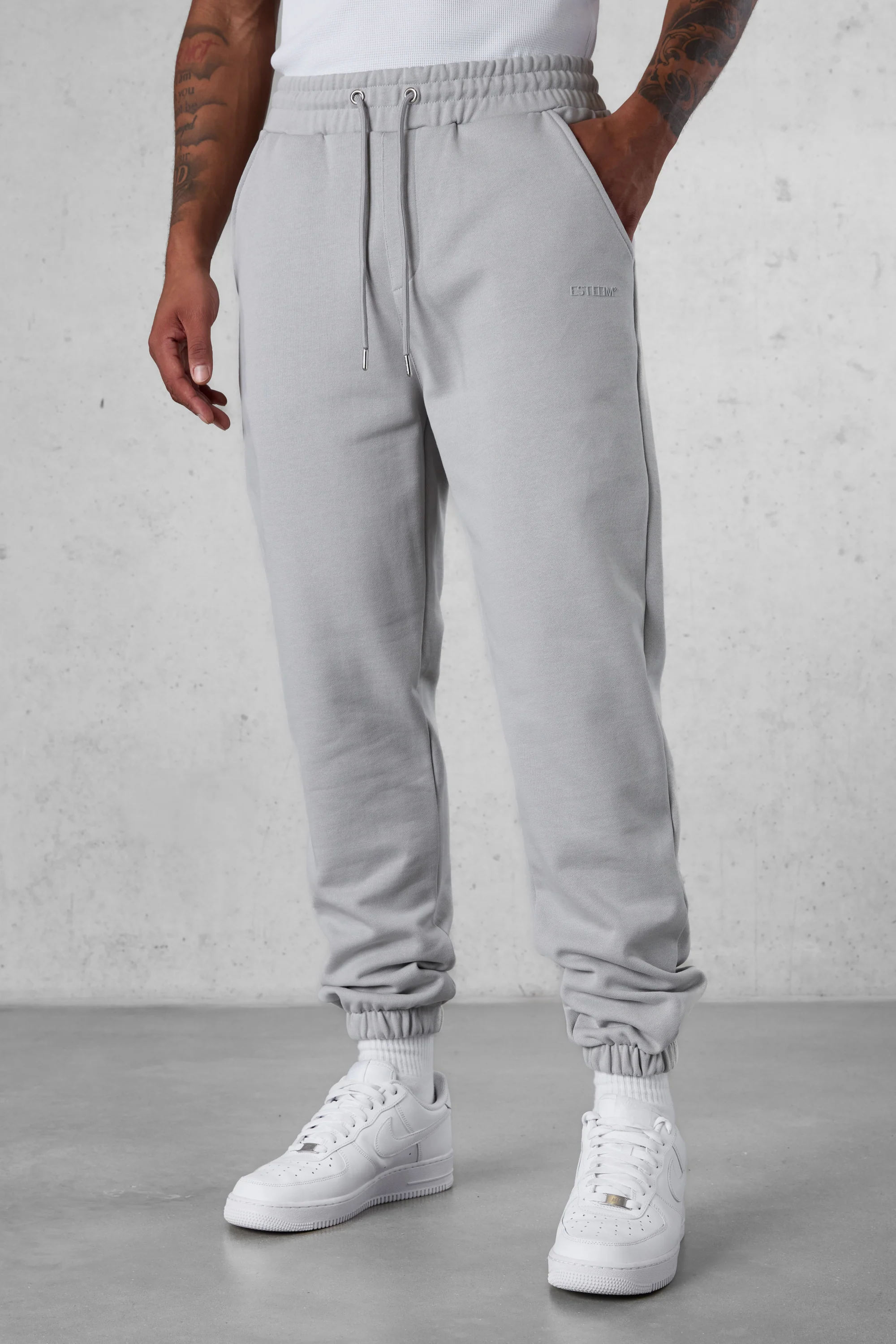 GREY ESSENTIAL JOGGER - Image 3
