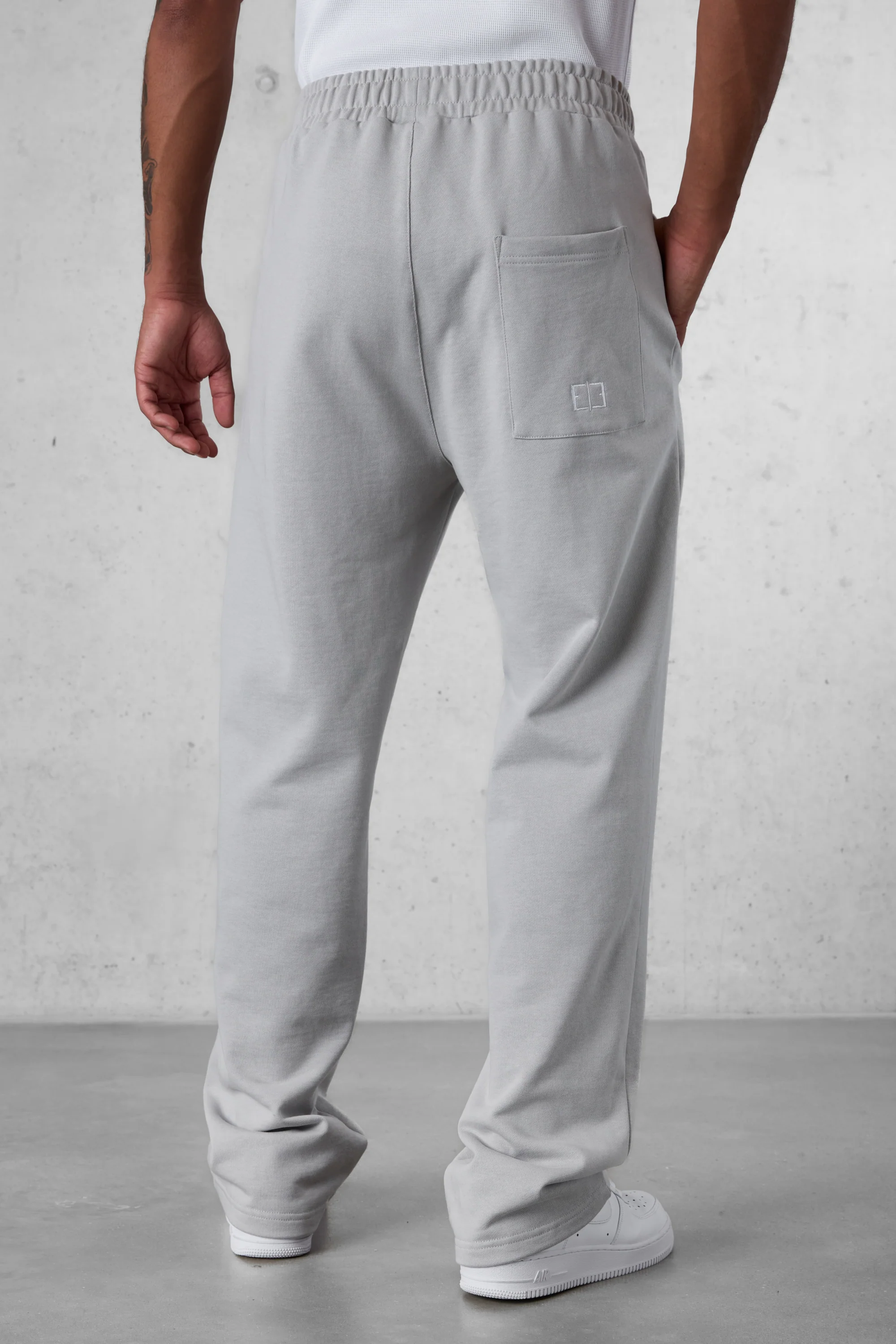 GREY ESSENTIAL LOOSE SWEATPANTS - Image 4