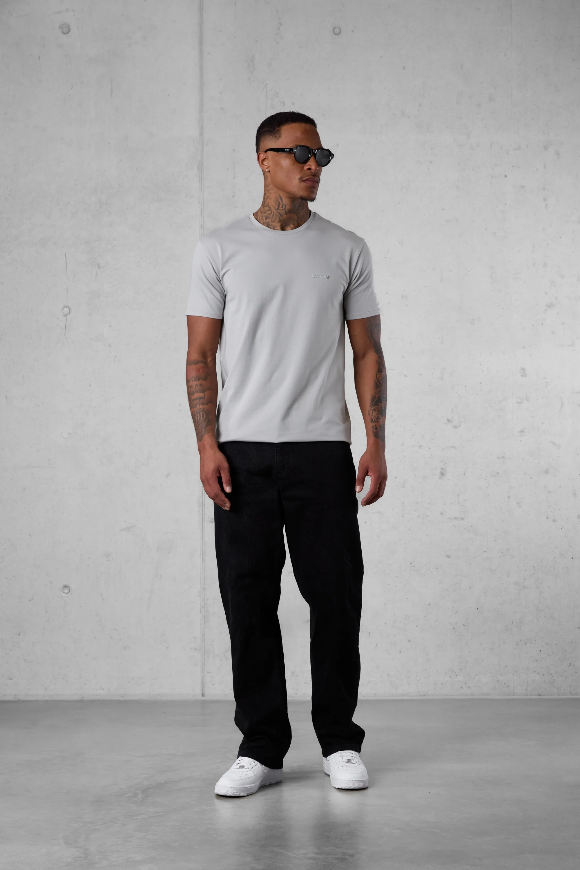 GREY ESSENTIAL TEE - Image 3