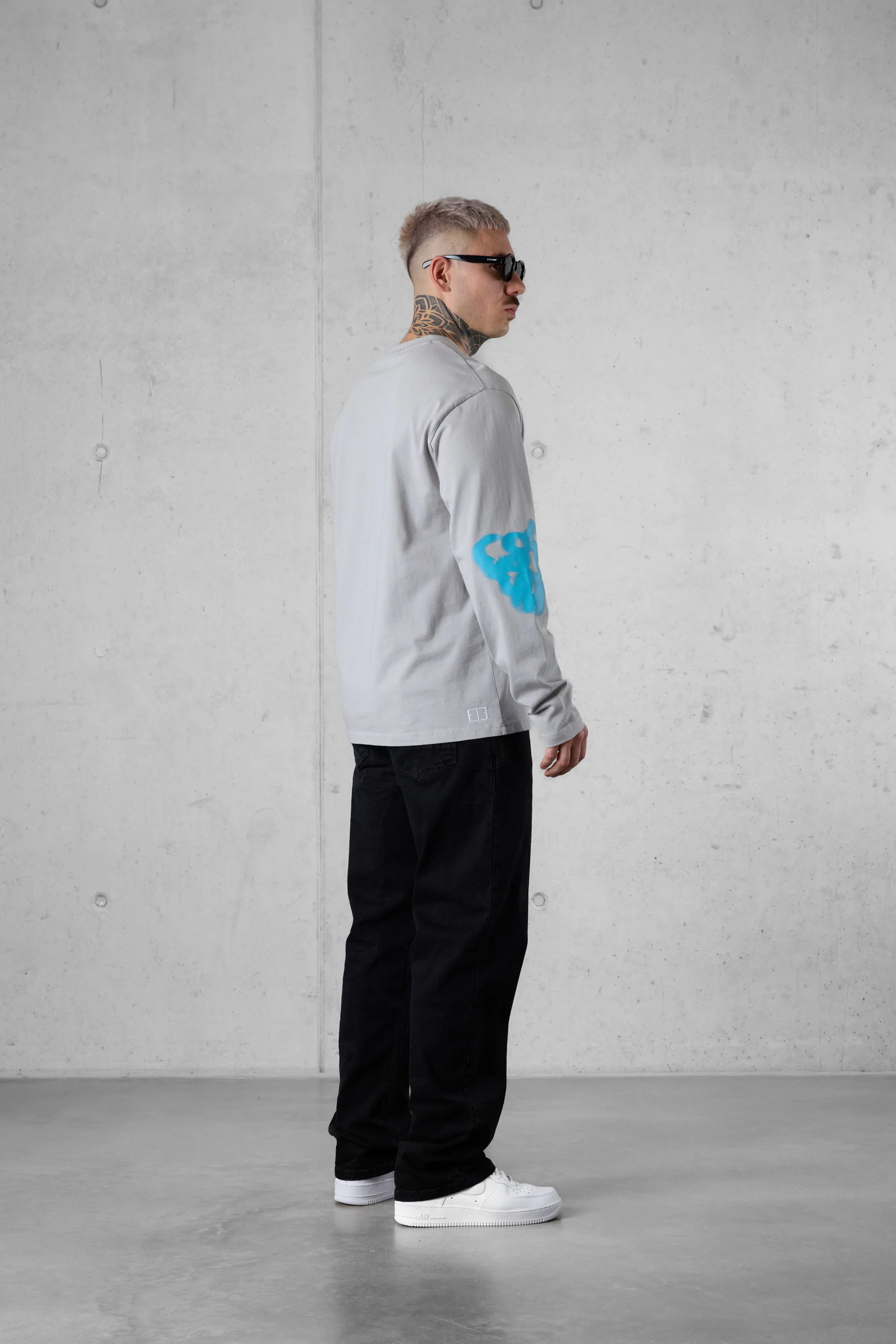 GREY ICED BLURRED HEARTS LONGSLEEVE - Image 4