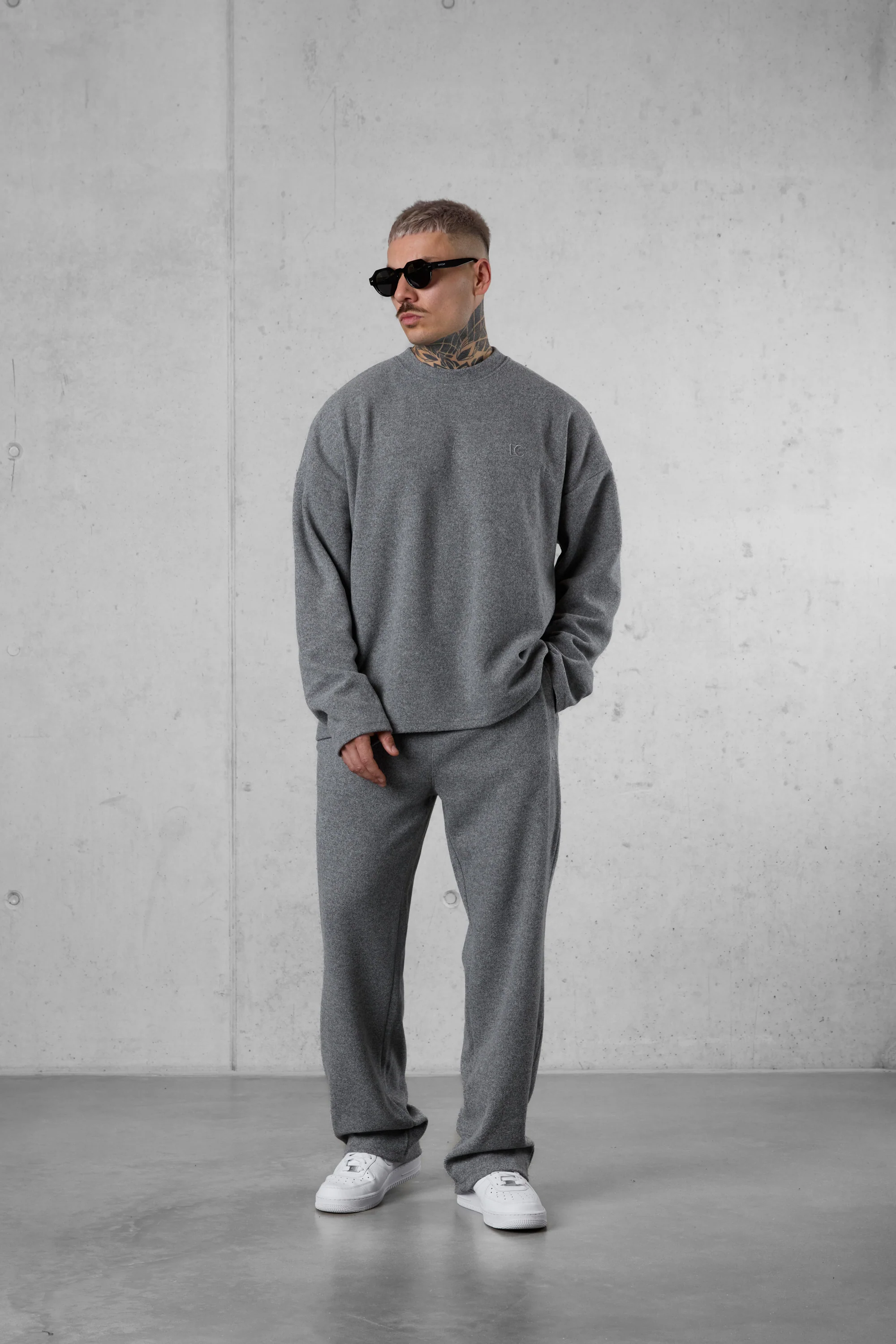 GREY MELANGE COMFY LOOSE SWEATPANTS - Image 2