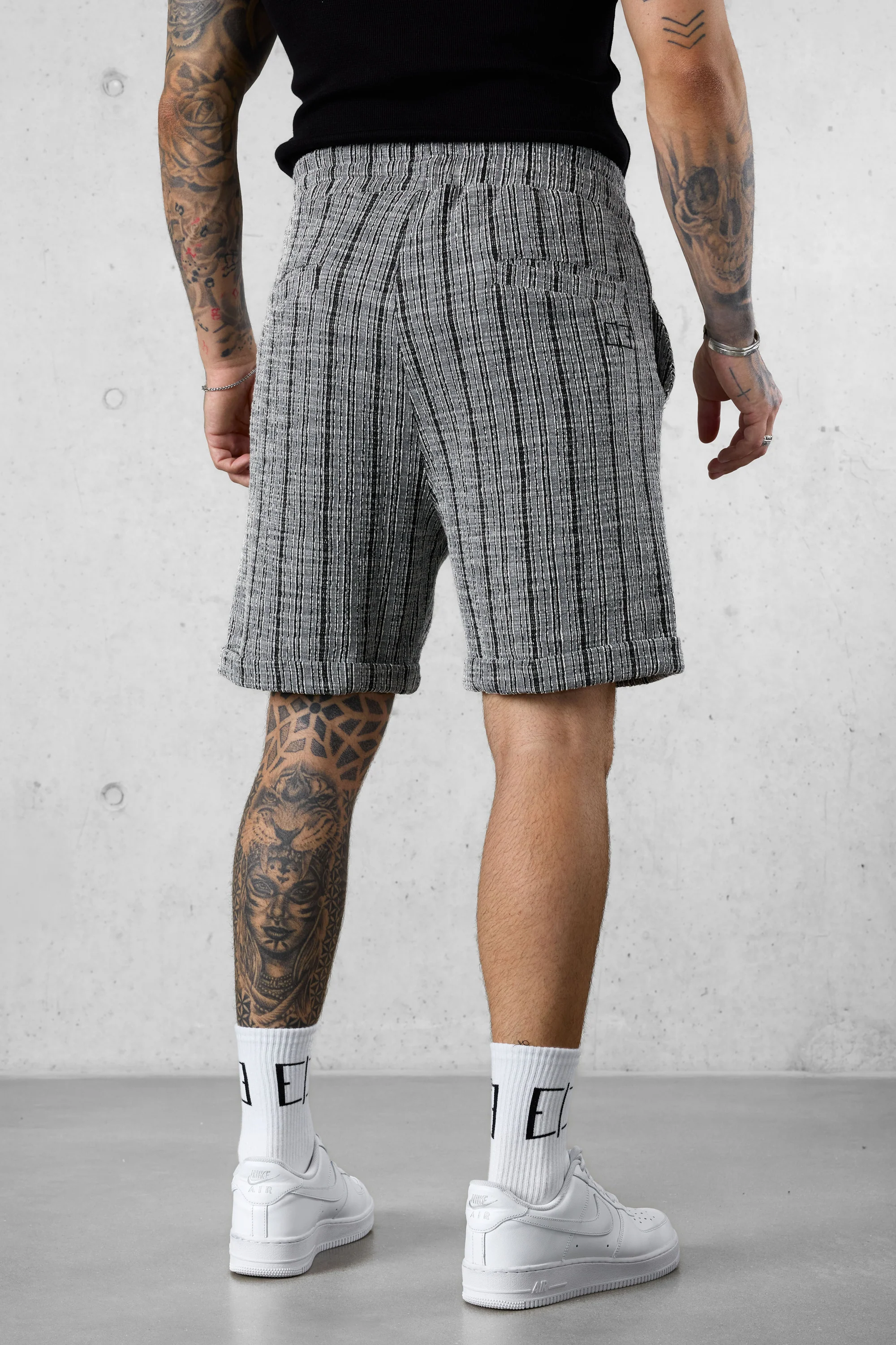 GREY STRIPED JACQUARD SHORTS - Image 4