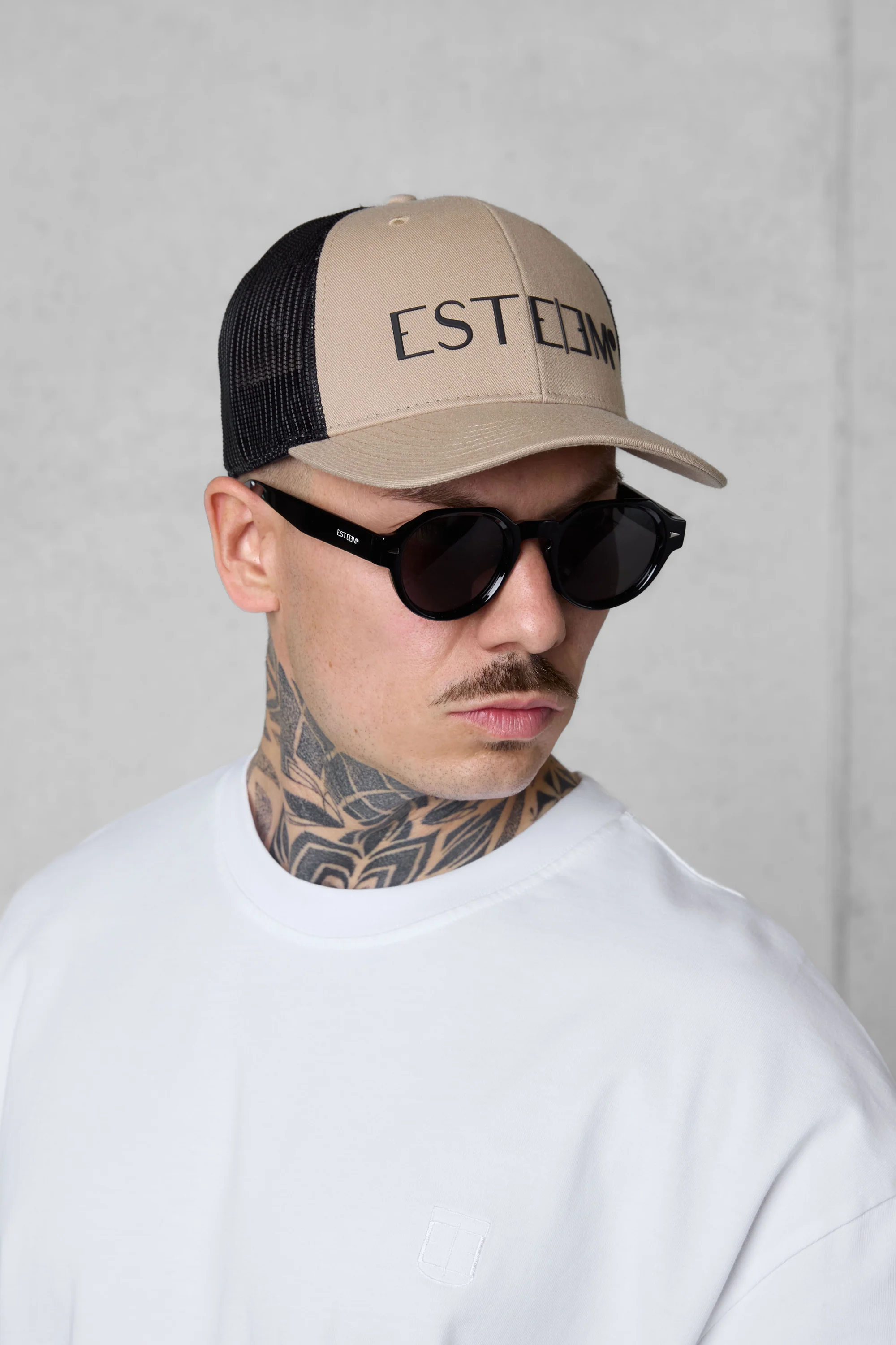 KHAKI/BLACK TRUCKERCAP - Image 3