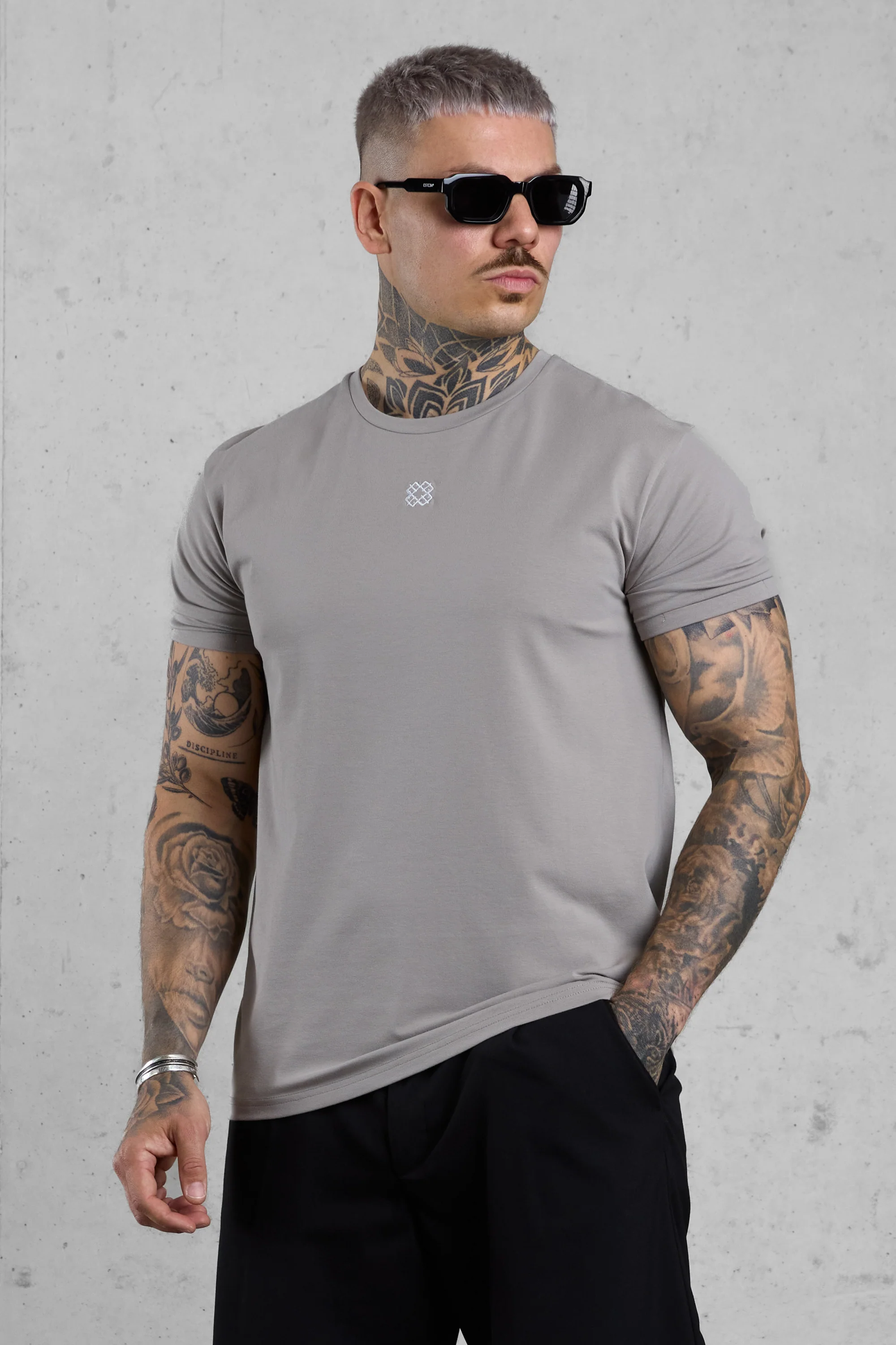 MINERALGREY MONOGRAM TEE