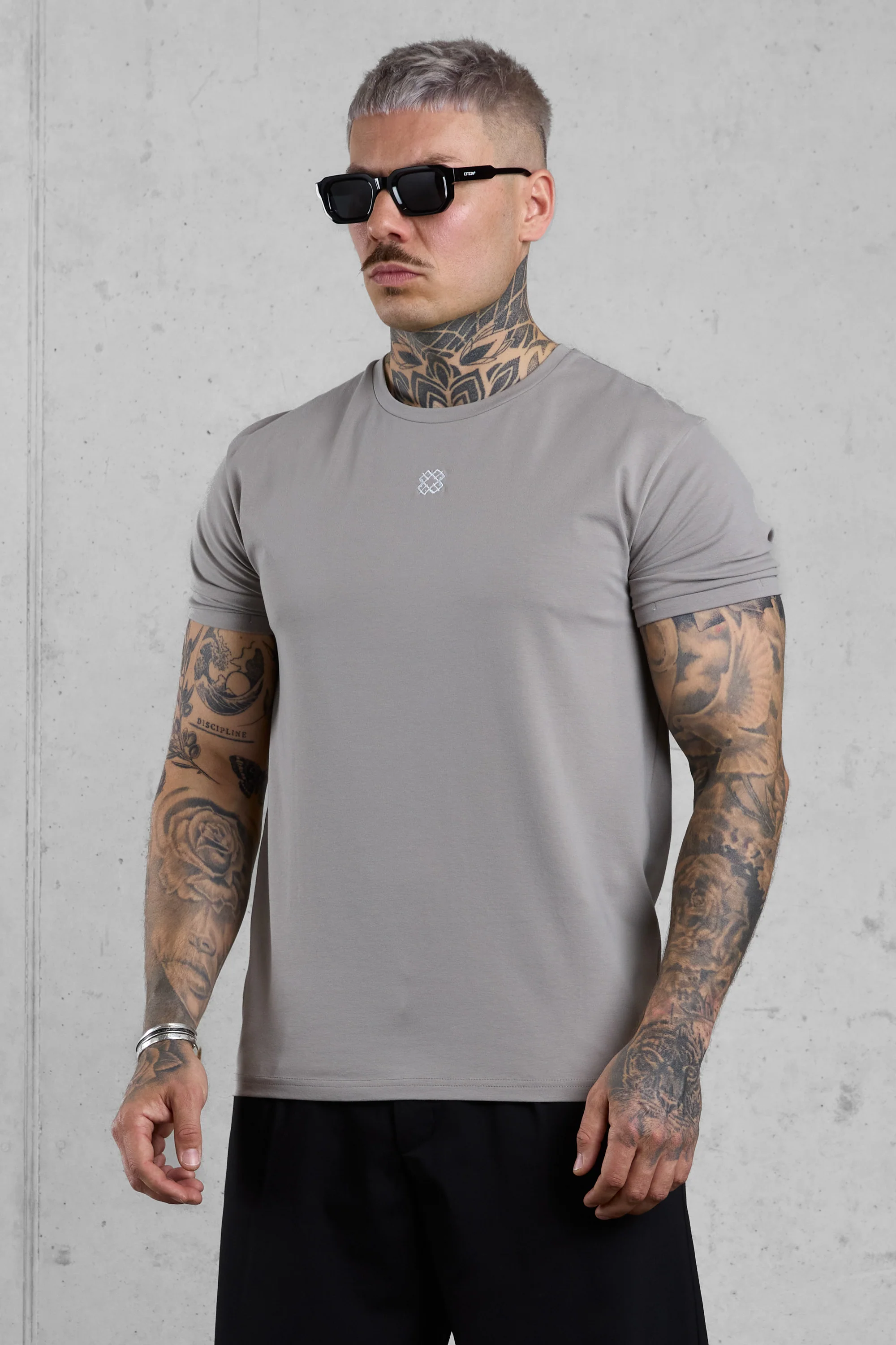 MINERALGREY MONOGRAM TEE - Image 4