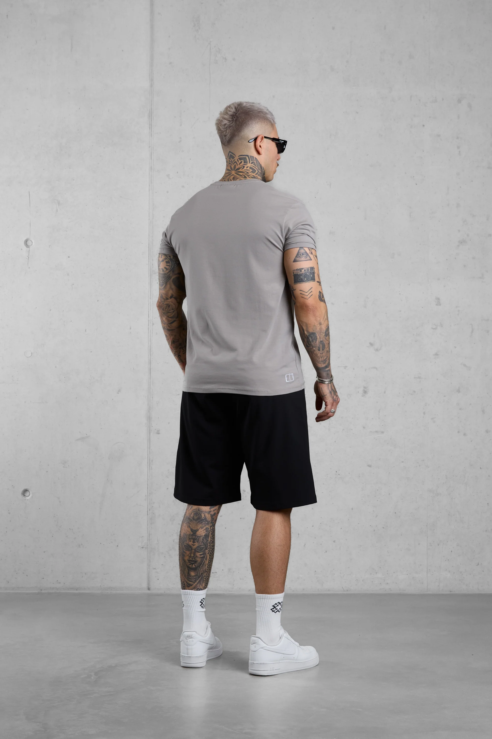 MINERALGREY MONOGRAM TEE - Image 5