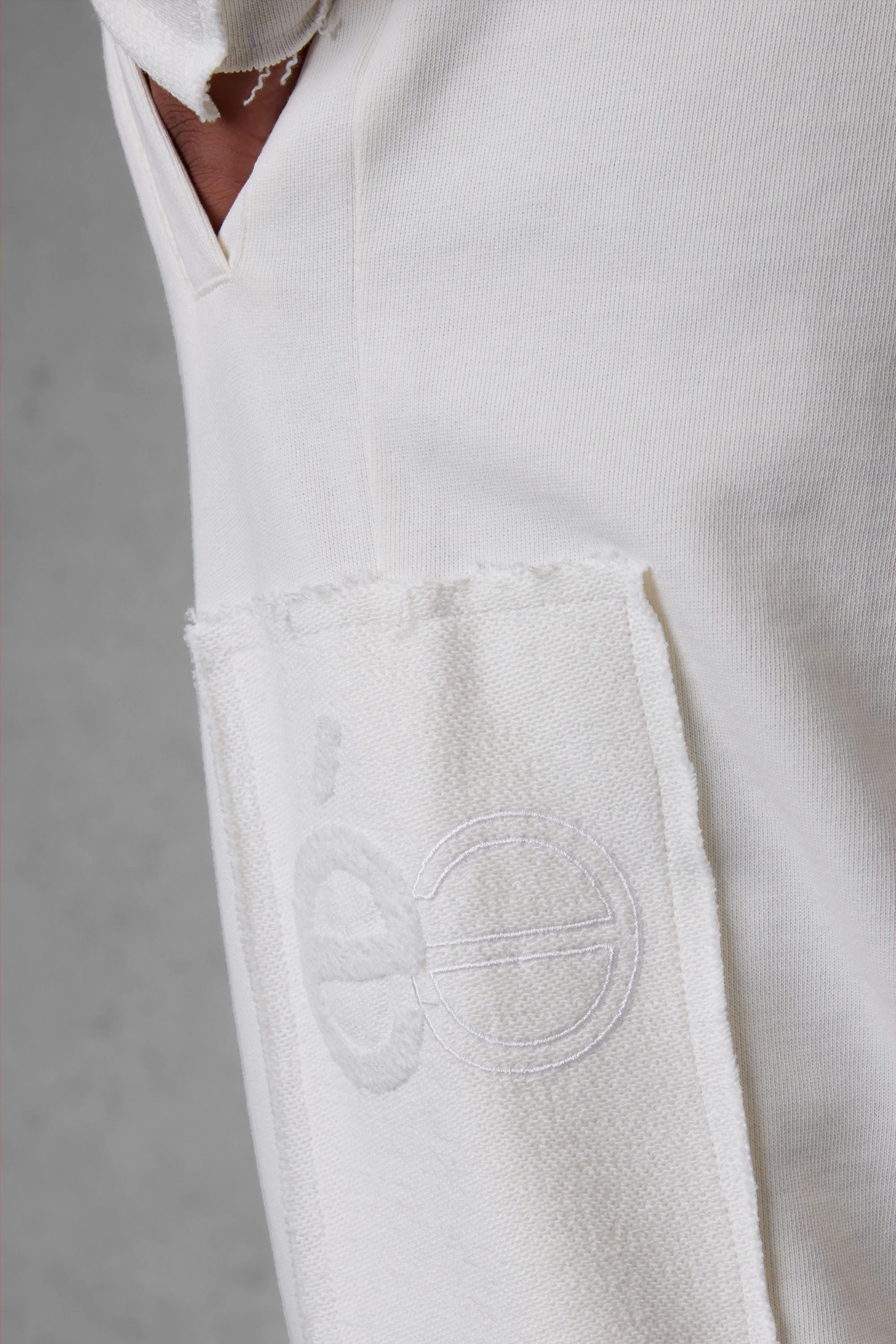 OFFWHITE APPLIQUÉ DISTRESSED LOOSE SWEATPANTS - Image 2