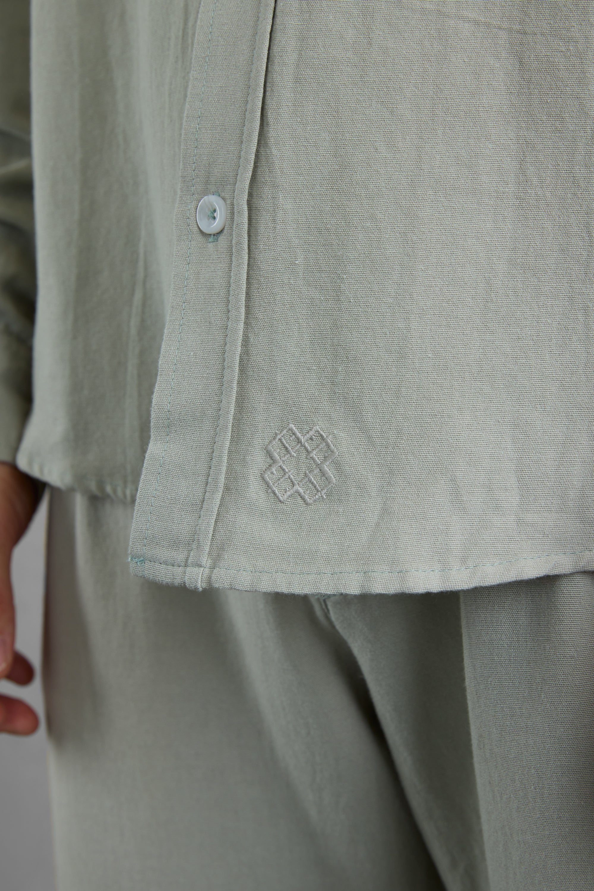 SAGE LINEN SHIRT - Image 3