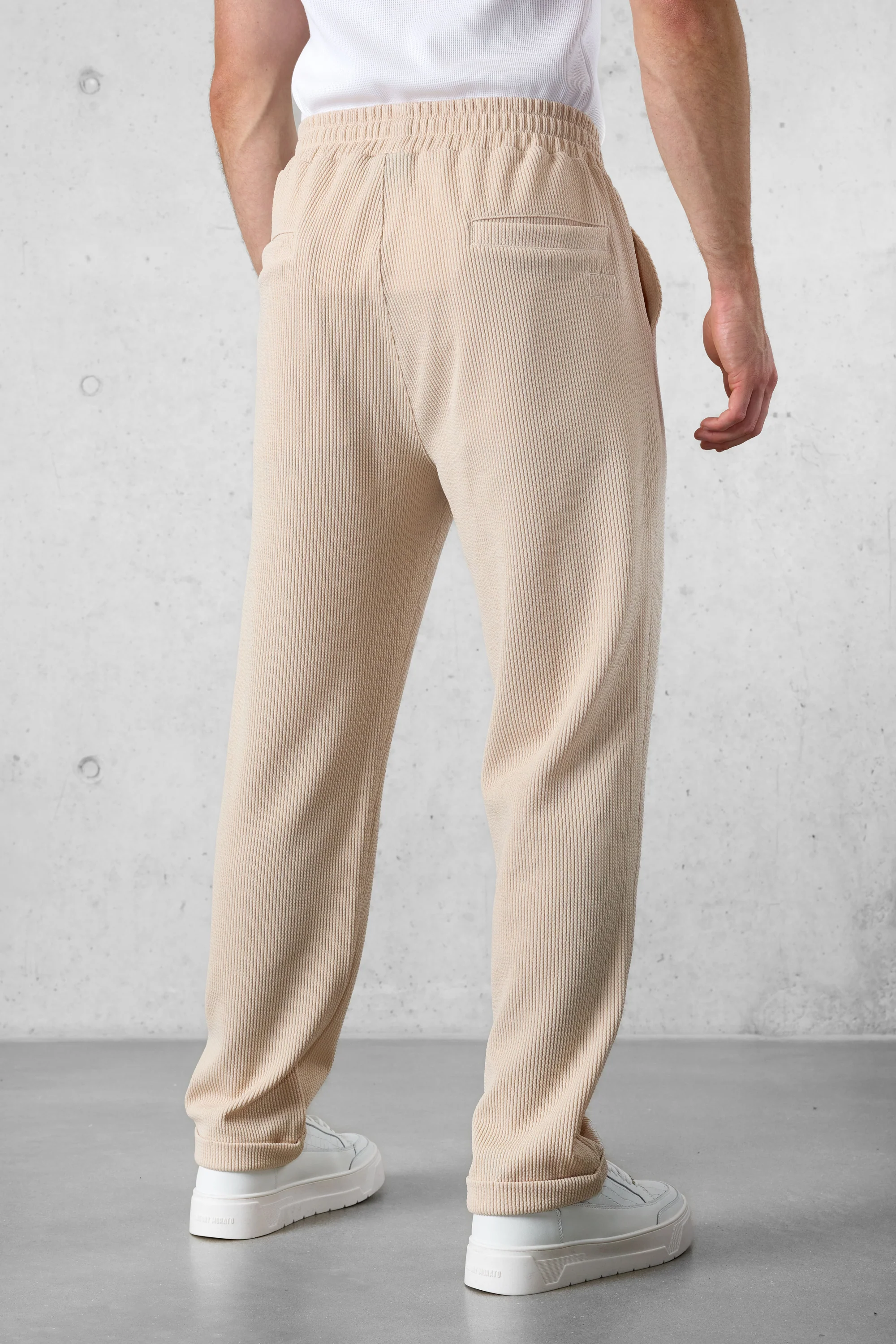 STONE RUFFLES PANTS - Image 4