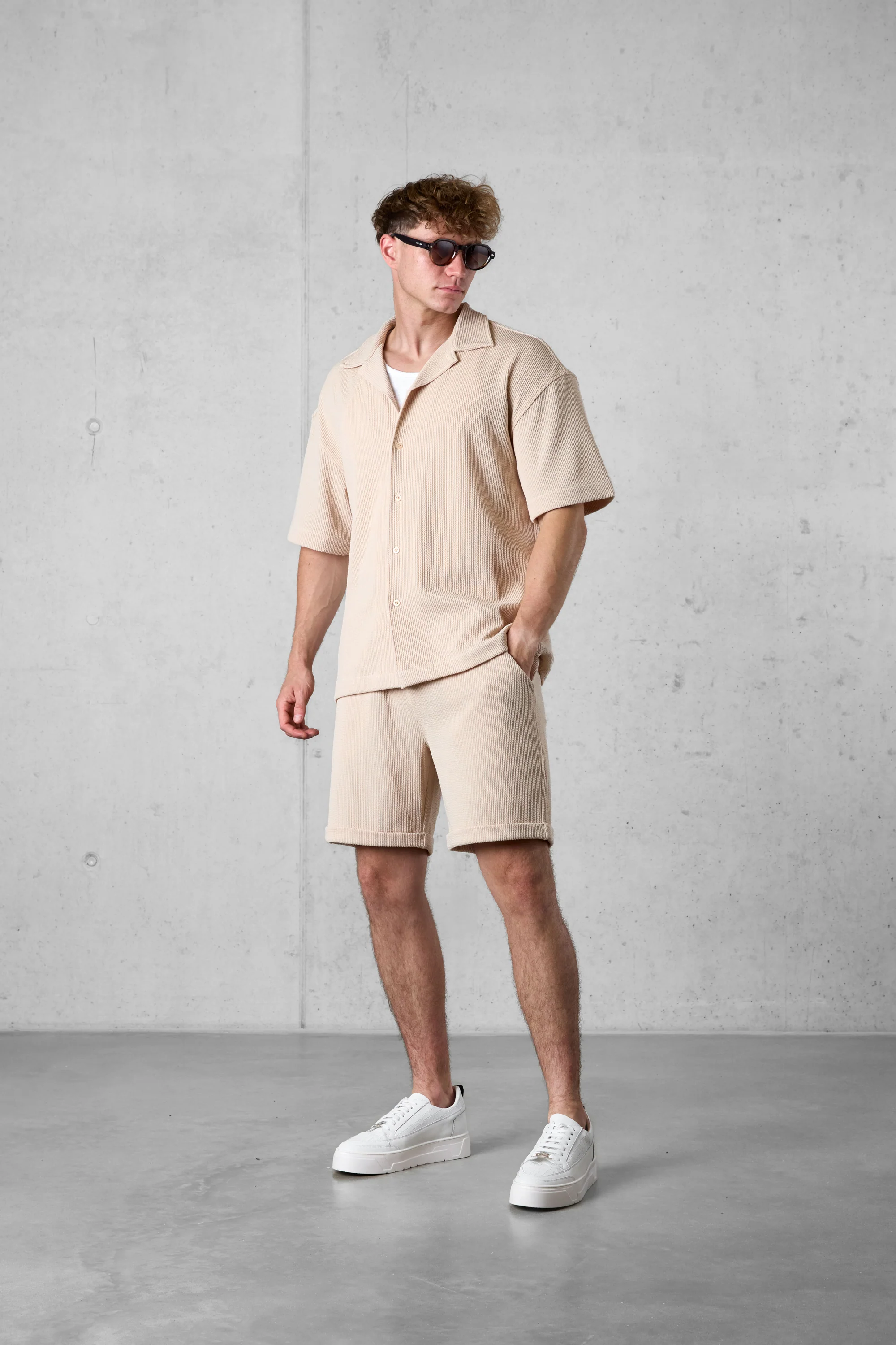 STONE RUFFLES SHORTS - Image 2