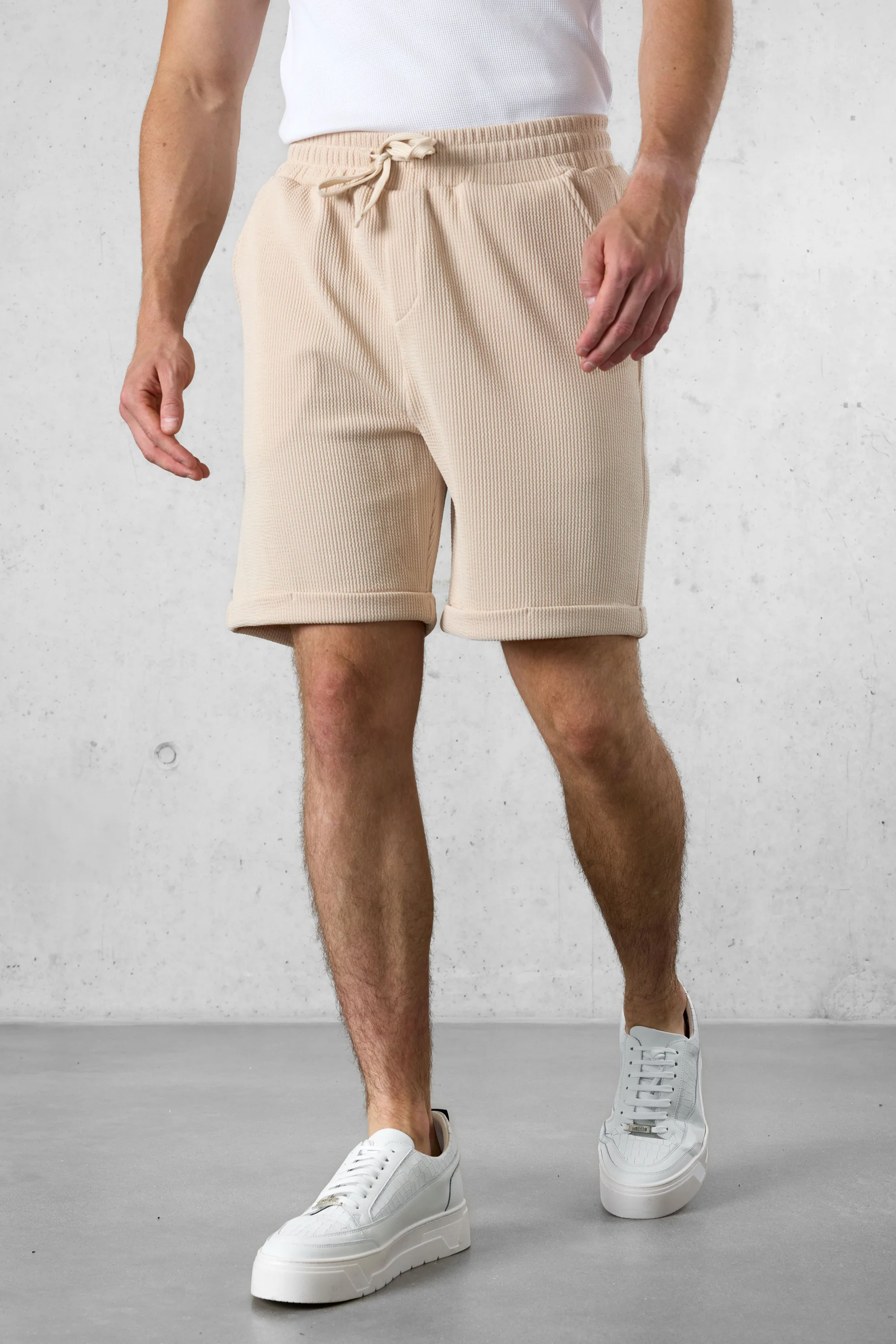 STONE RUFFLES SHORTS - Image 3