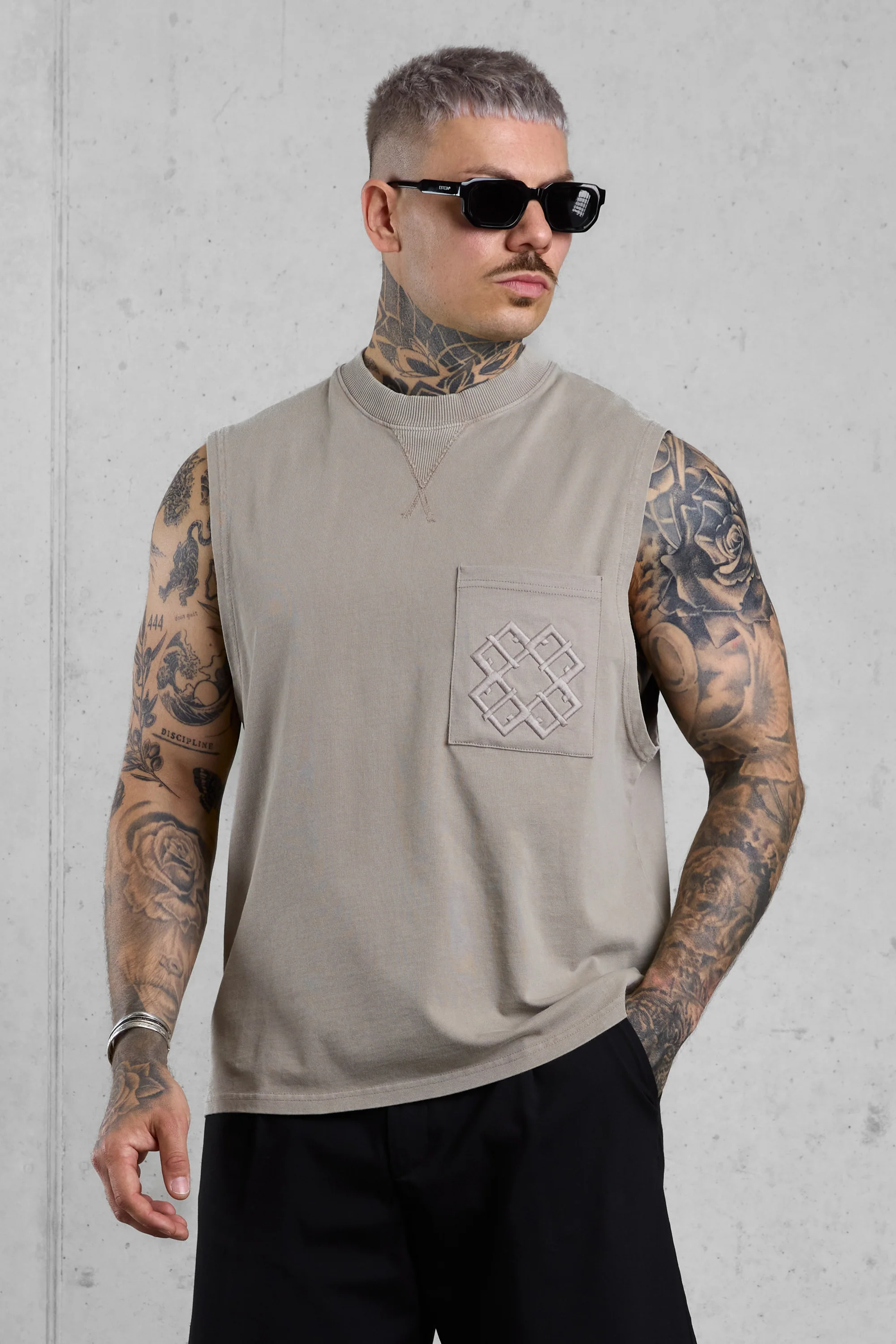VINTAGE KHAKI OVERSIZED TANK TEE - Image 4