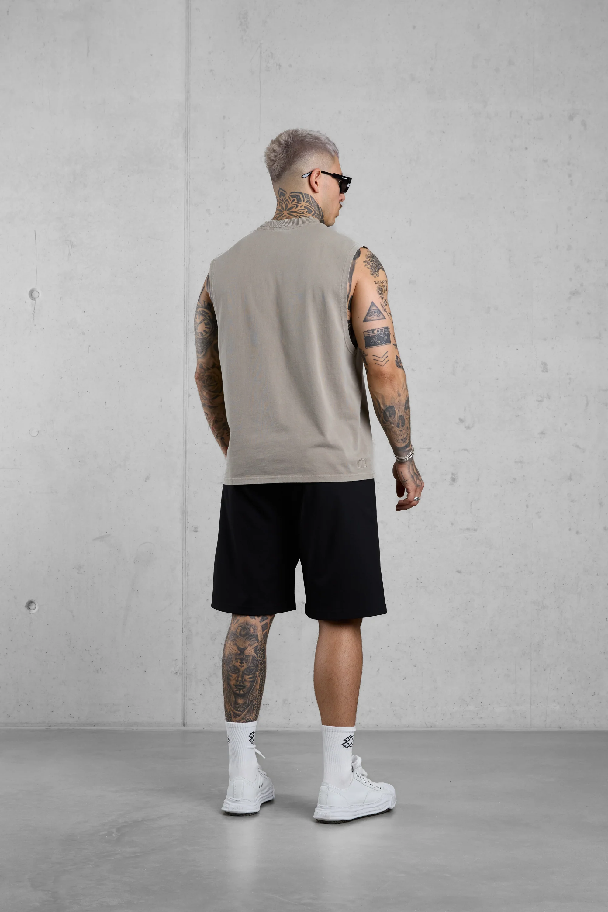 VINTAGE KHAKI OVERSIZED TANK TEE - Image 5
