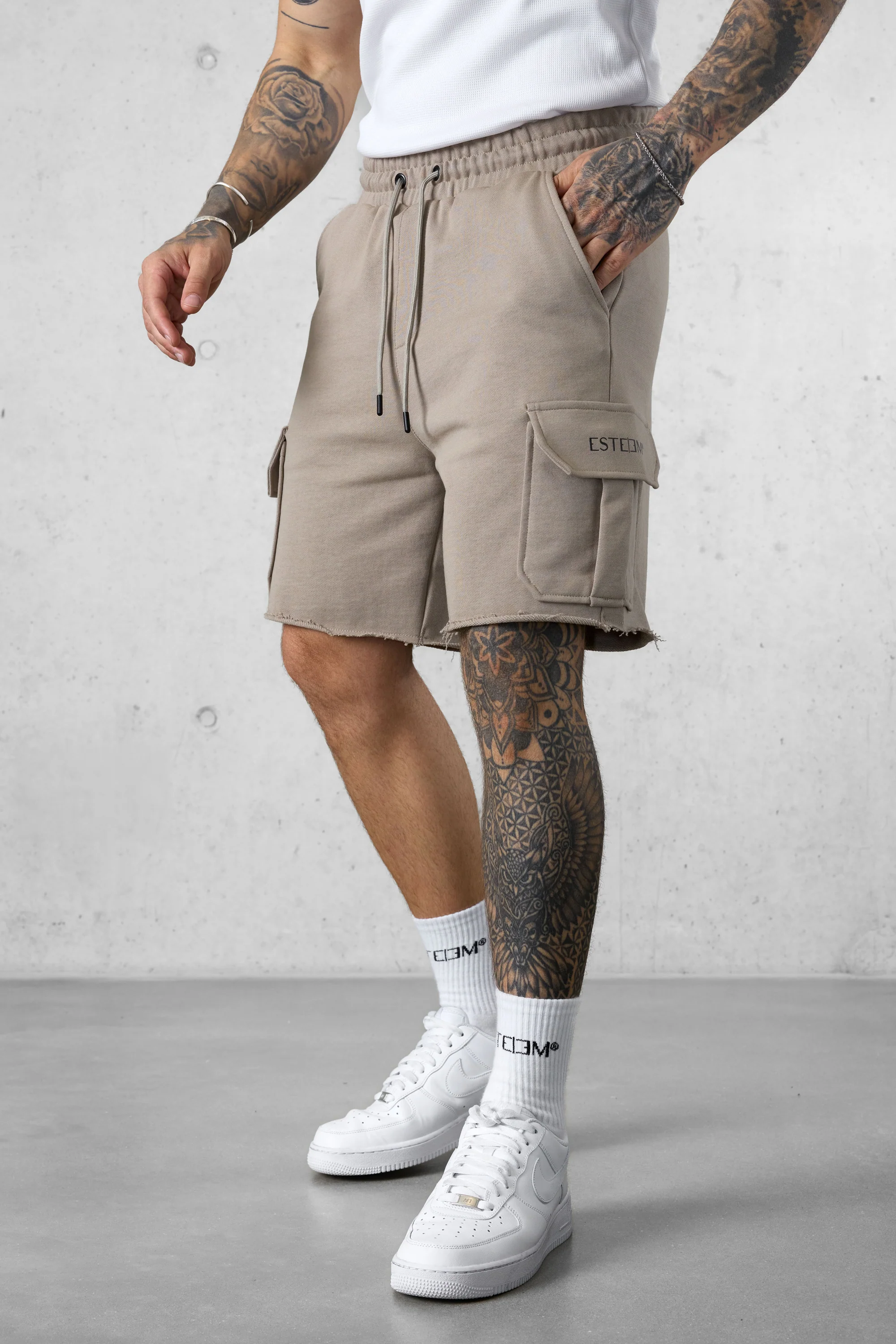 VINTAGEKHAKI DISCREET CARGO SWEATSHORTS - Image 3