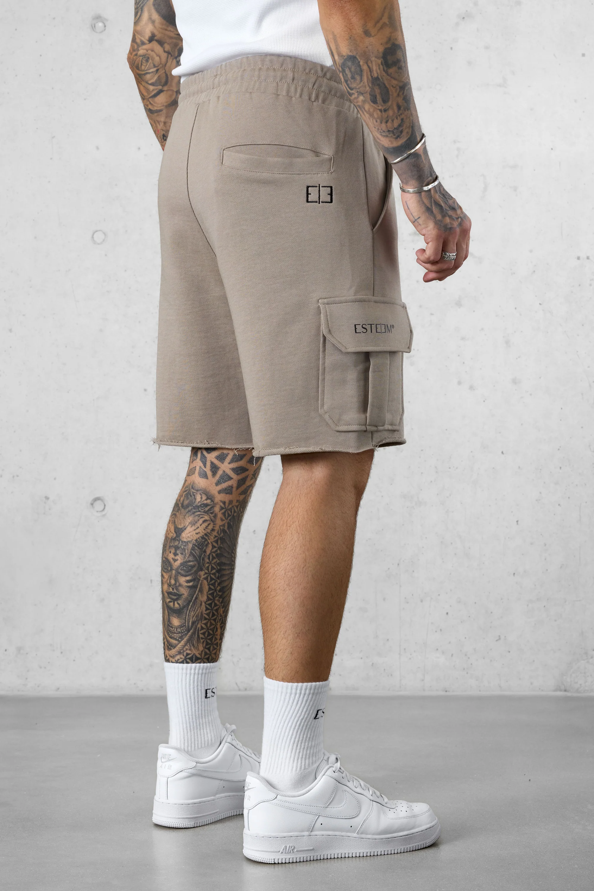 VINTAGEKHAKI DISCREET CARGO SWEATSHORTS - Image 4