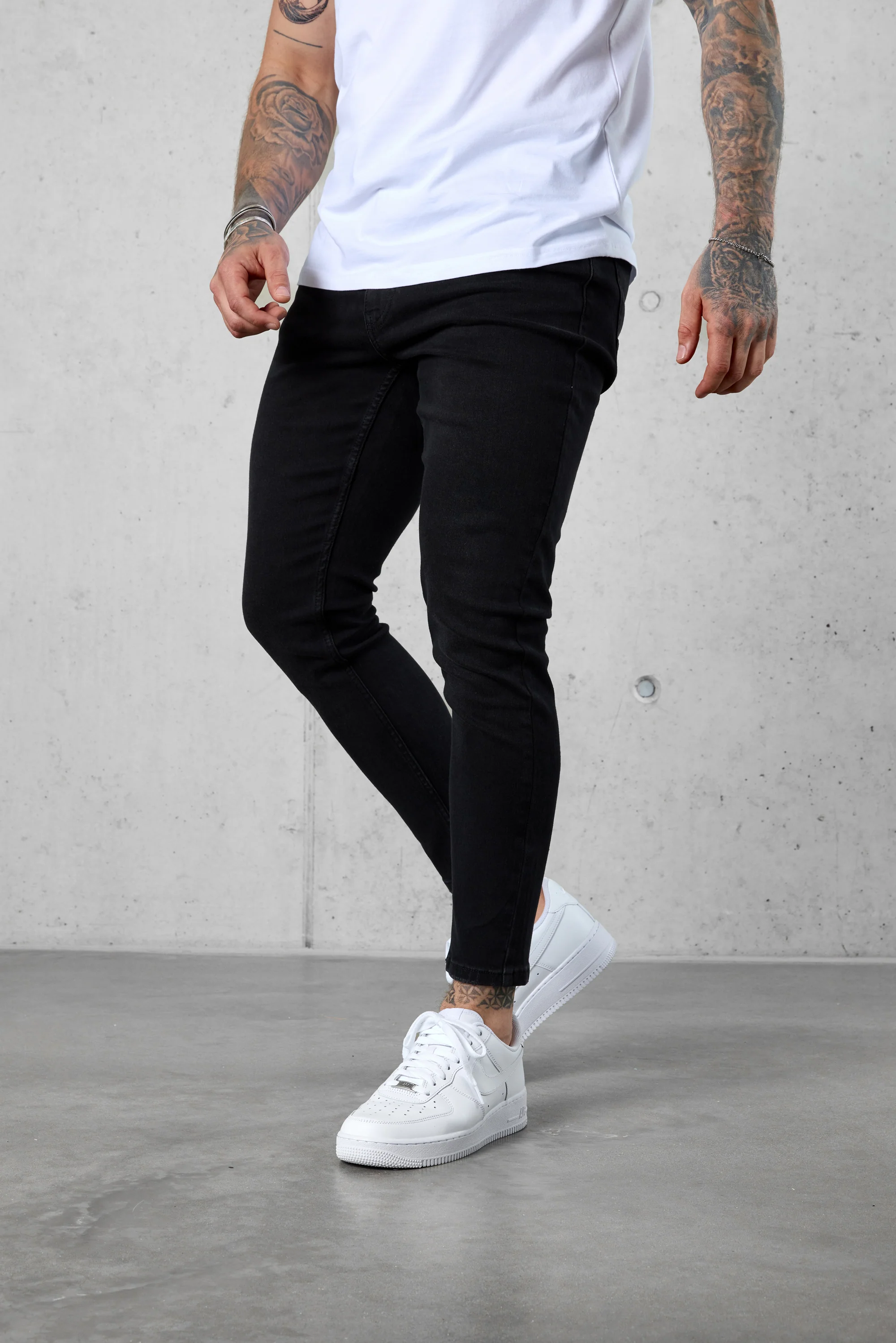 WASHED BLACK BASIC JEANS 3.0 - Image 3