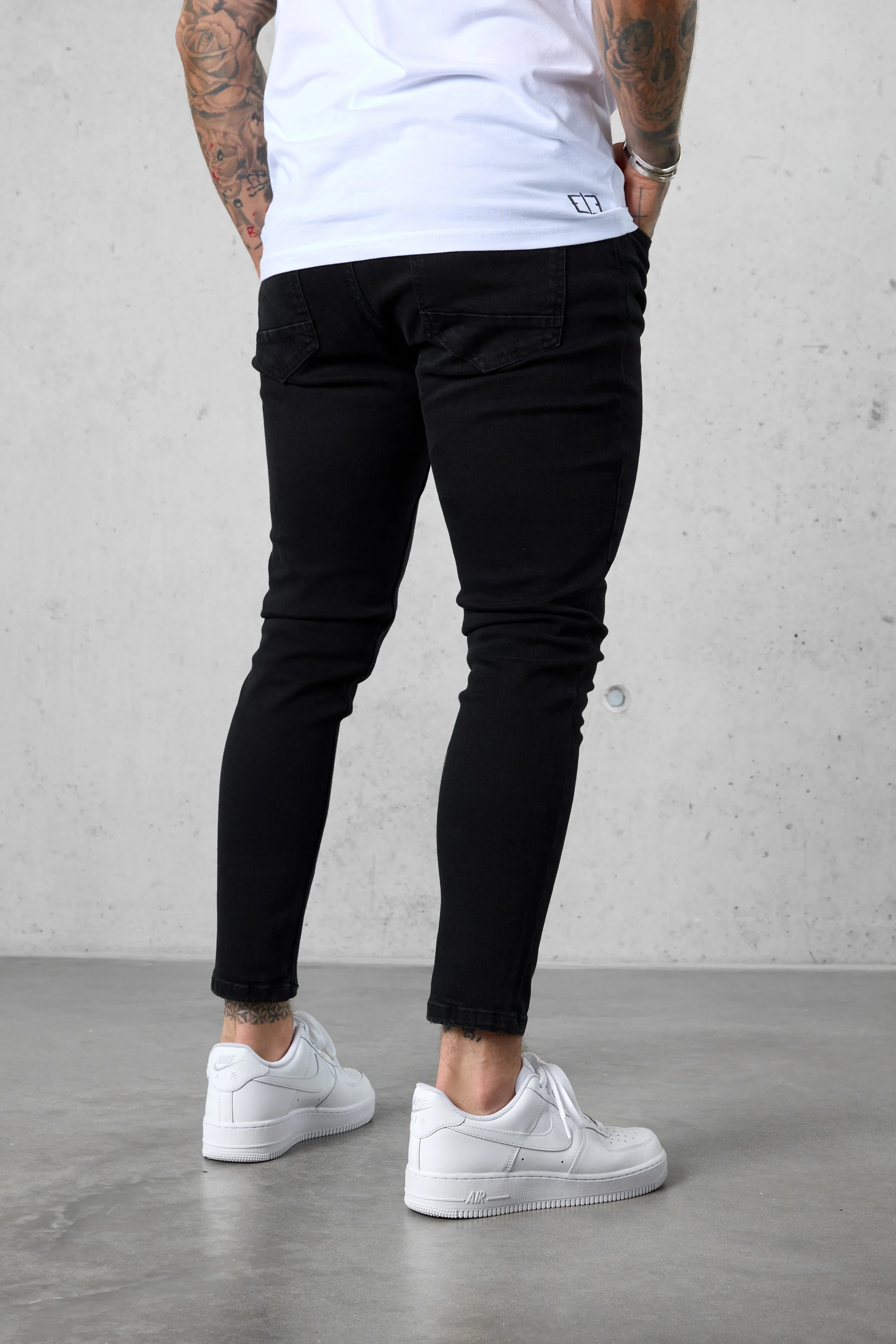 WASHED BLACK BASIC JEANS 3.0 - Image 4