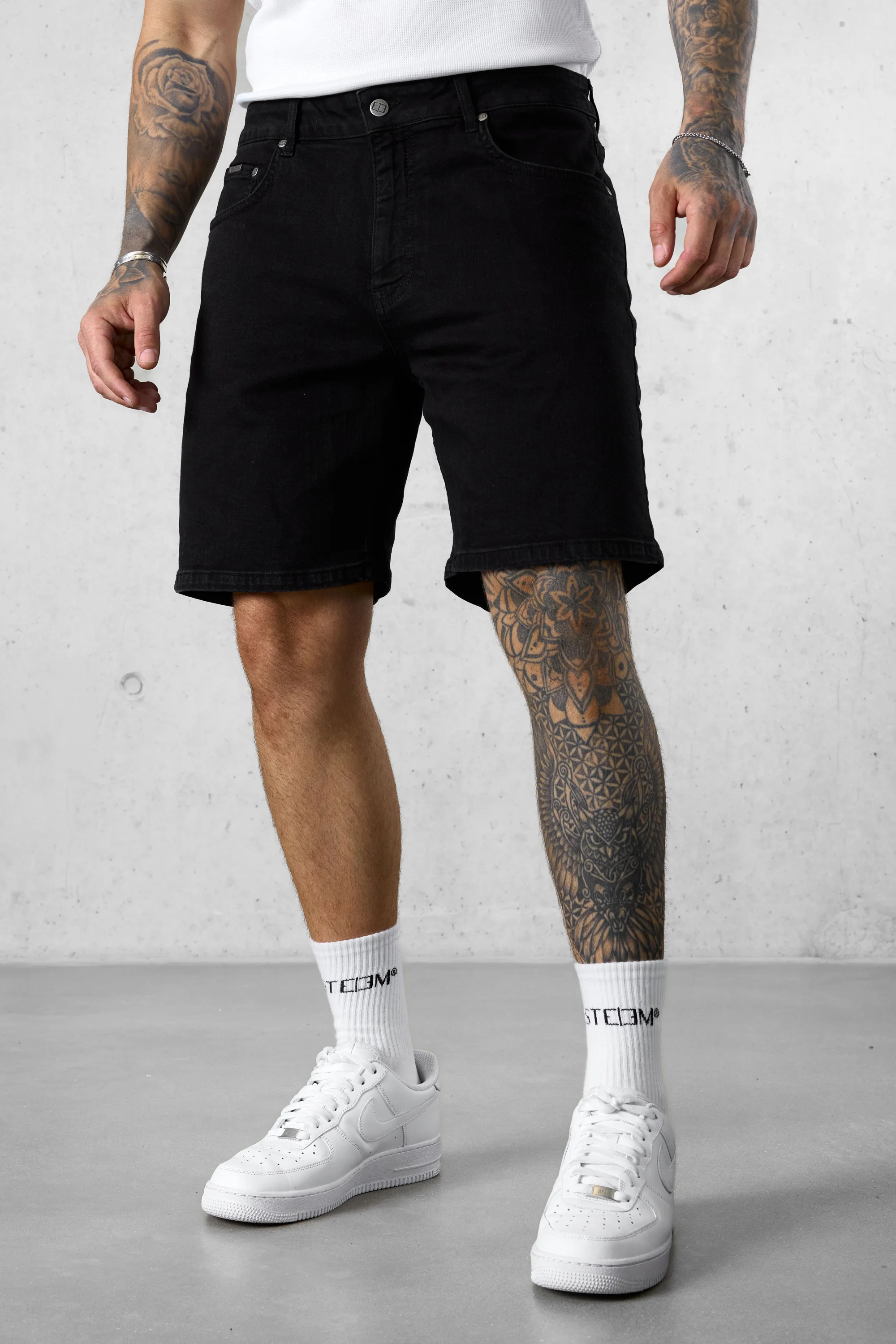 WASHED BLACK BASIC JEANSSHORTS 2.0 - Image 3