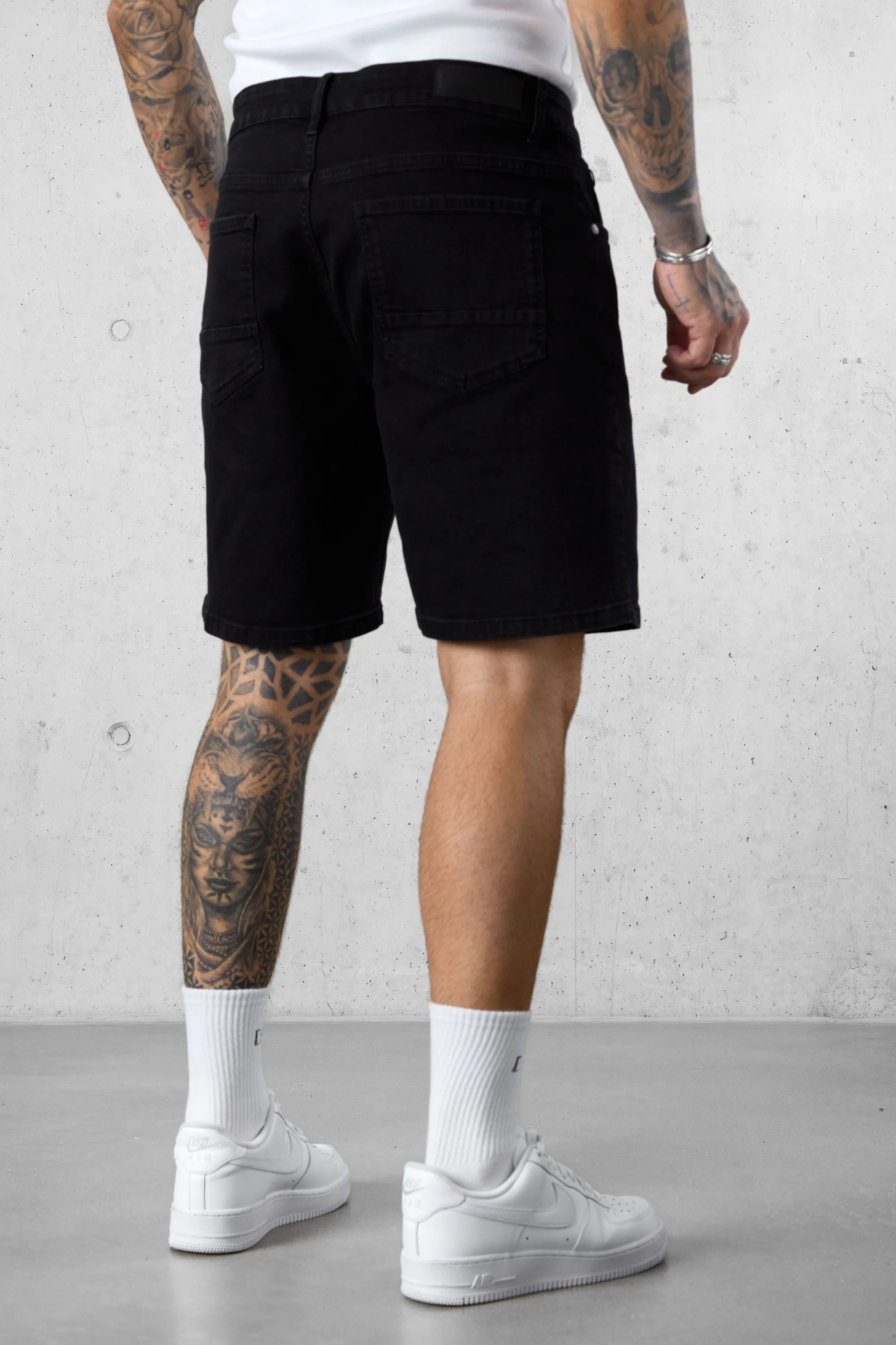 WASHED BLACK BASIC JEANSSHORTS 2.0 - Image 4