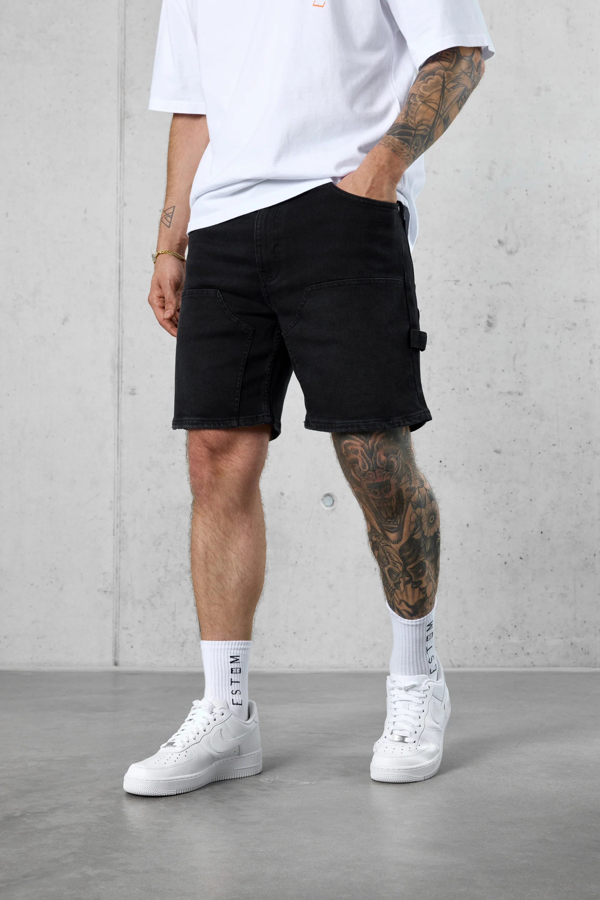 WASHED BLACK CARPENTER JEANSSHORTS - Image 3