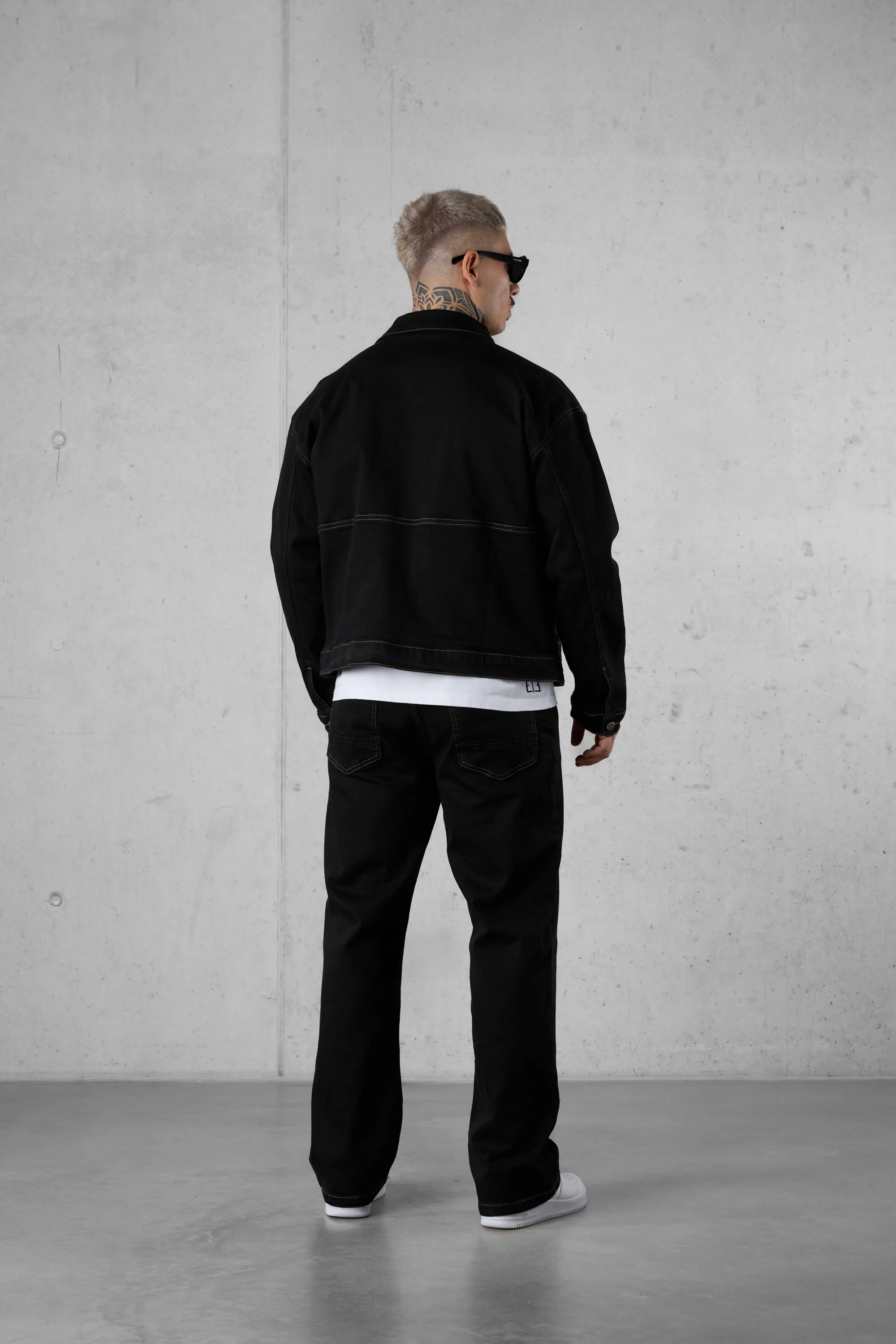 WASHED BLACK CONTRAST JEANS JACKET - Image 4