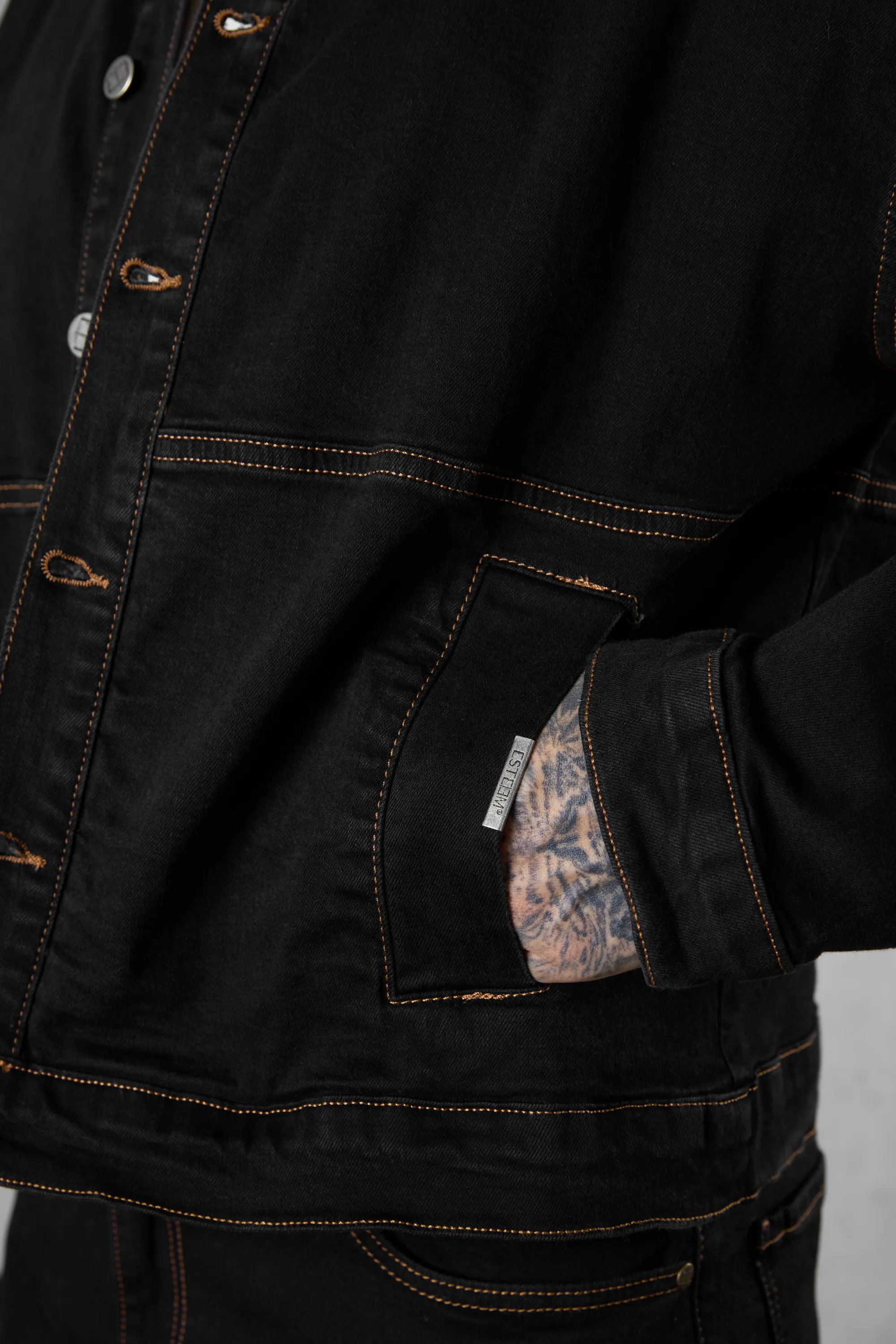 WASHED BLACK CONTRAST JEANS JACKET - Image 6