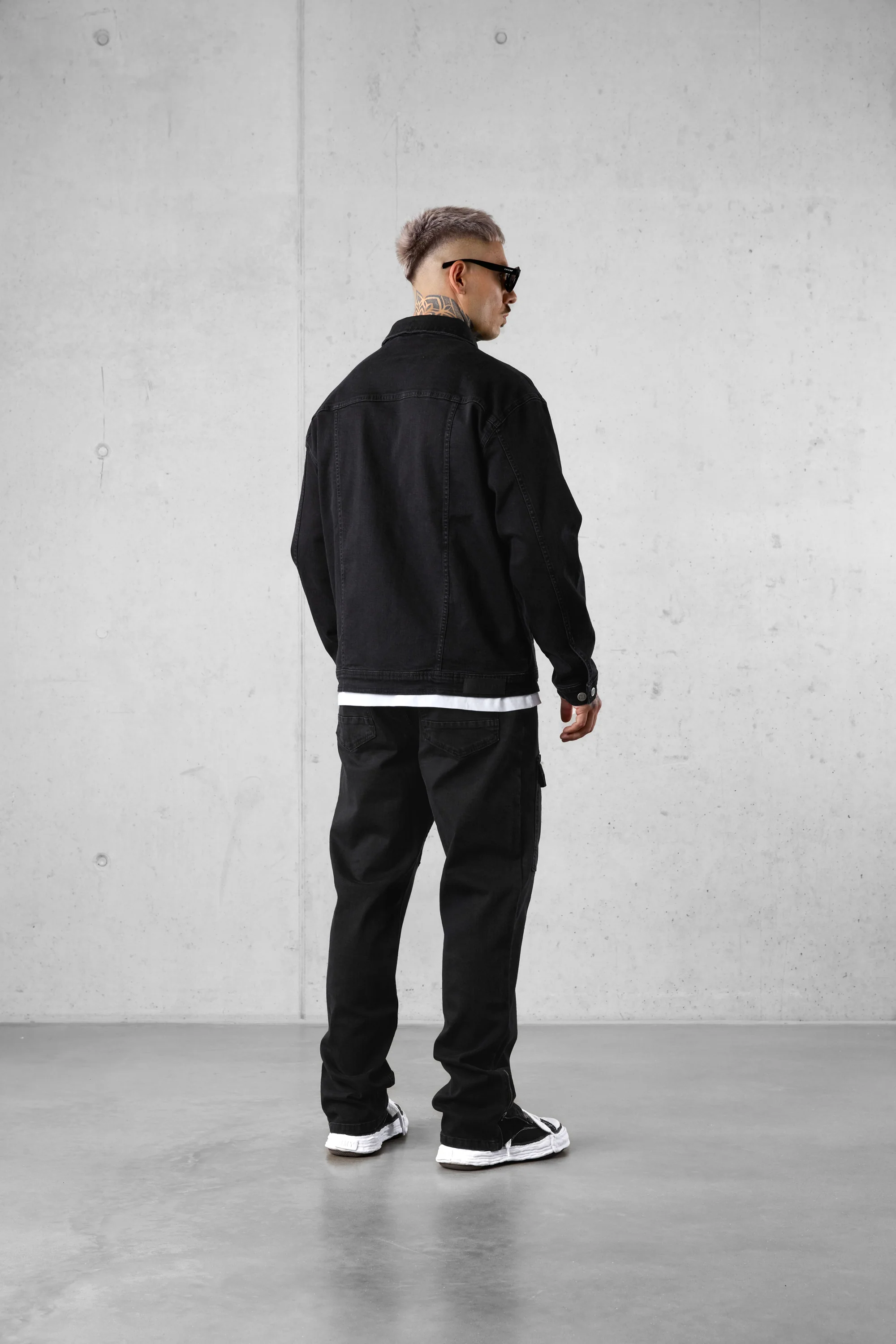WASHED BLACK JEANS JACKET - Image 3